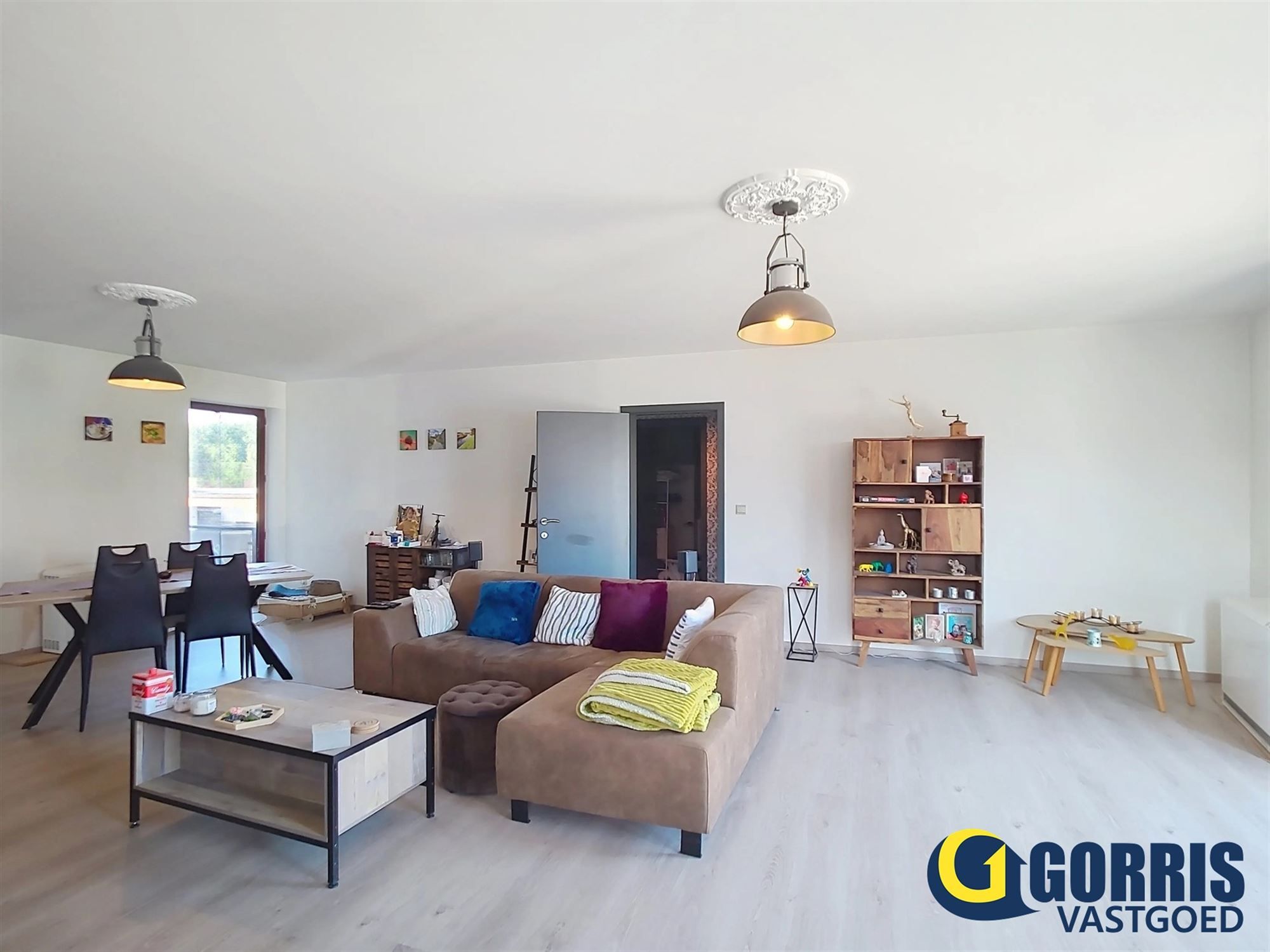 Ruim appartement met terras in het centrum van Begijnendijk foto 3