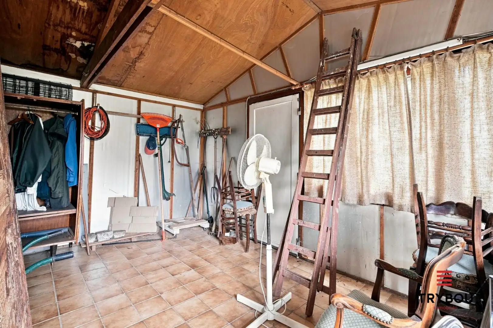 Ruime alleenstaande villa op een royaal perceel van 1265m² foto 21