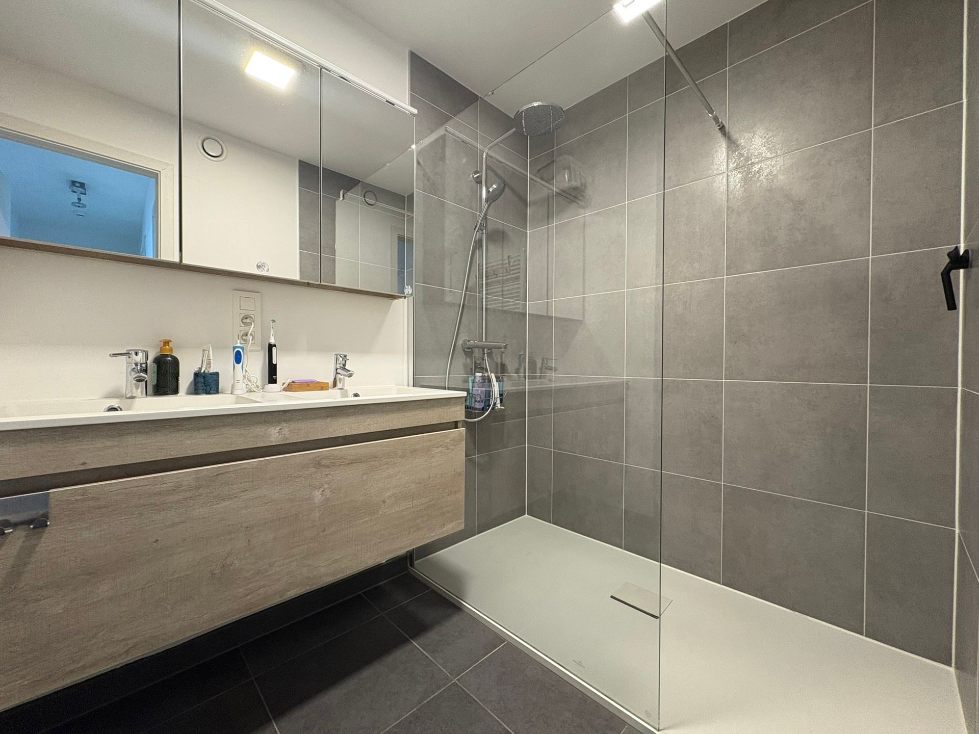 Instapklaar en centraal gelegen appartement  in het hart van Deinze foto 5