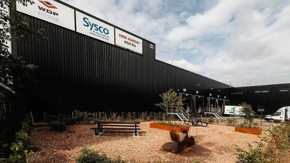 Magazijn met kantoren te huur op logistieke site te Bornem foto 17