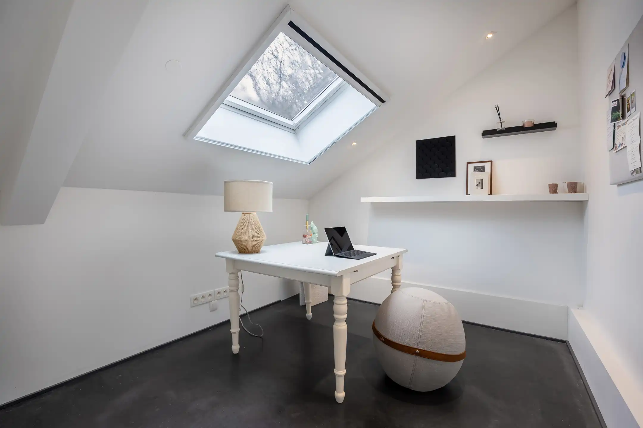 Een designparel in het groen met prachtige buiten bar foto 35