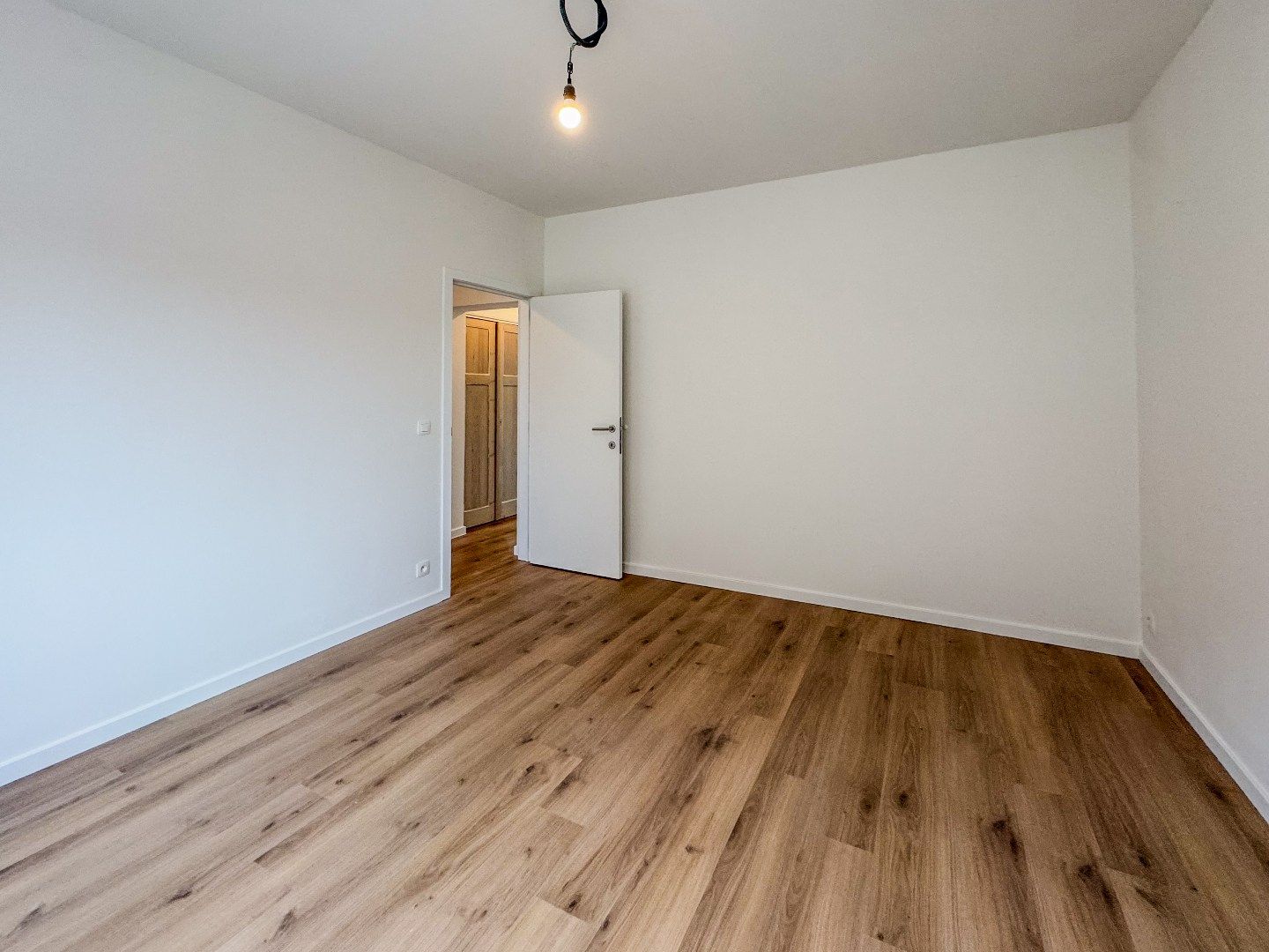 Gerenoveerde woning met 3 slaapkamers en gezellig stadstuintje. foto 16