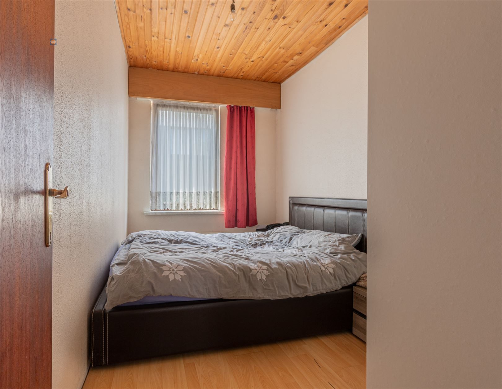 Volwaardige gezinswoning met 5 slaapkamers en 2 badkamers foto 10