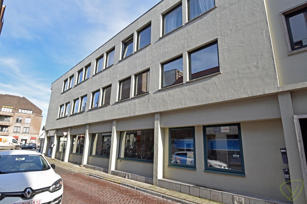 Ruim appartement gelegen nabij de Markt van Eeklo foto 2