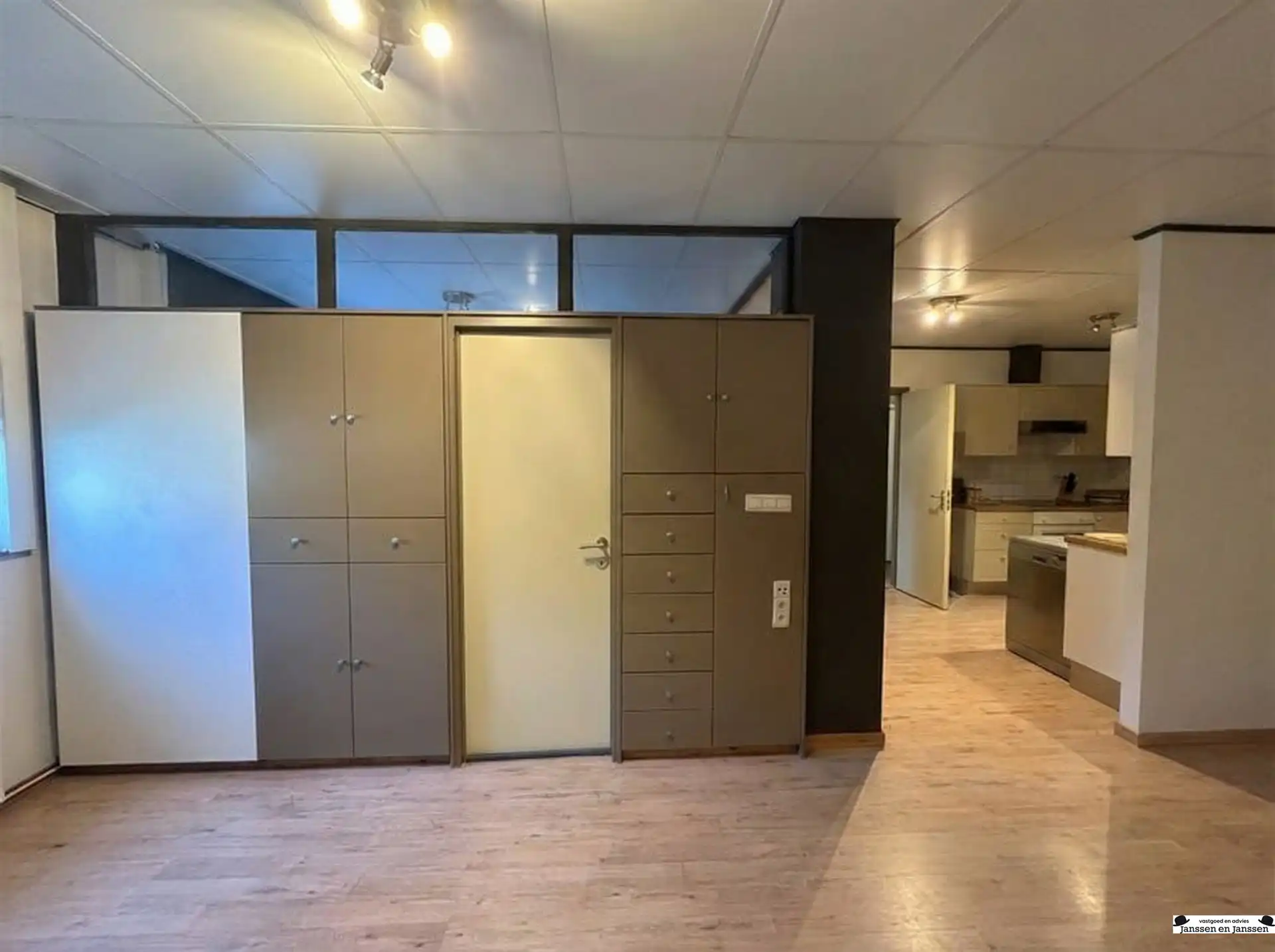 Appartement met 1 slaapkamer en terras te Merksem foto 6