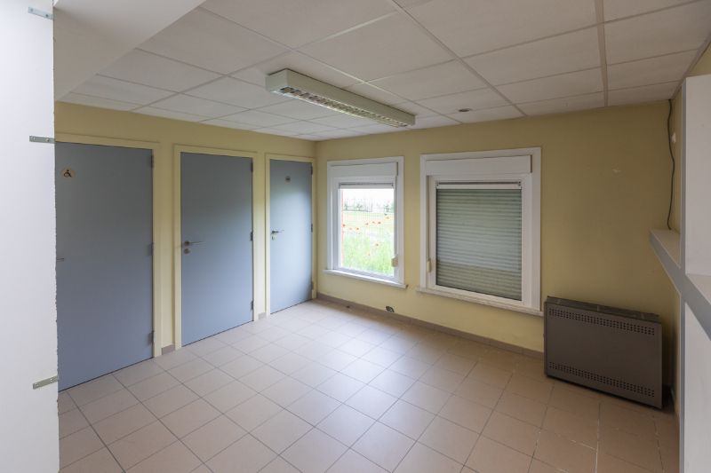 Kapel met bijhorende leefruimtes op een totale grondoppervlakte van 764m². foto 14