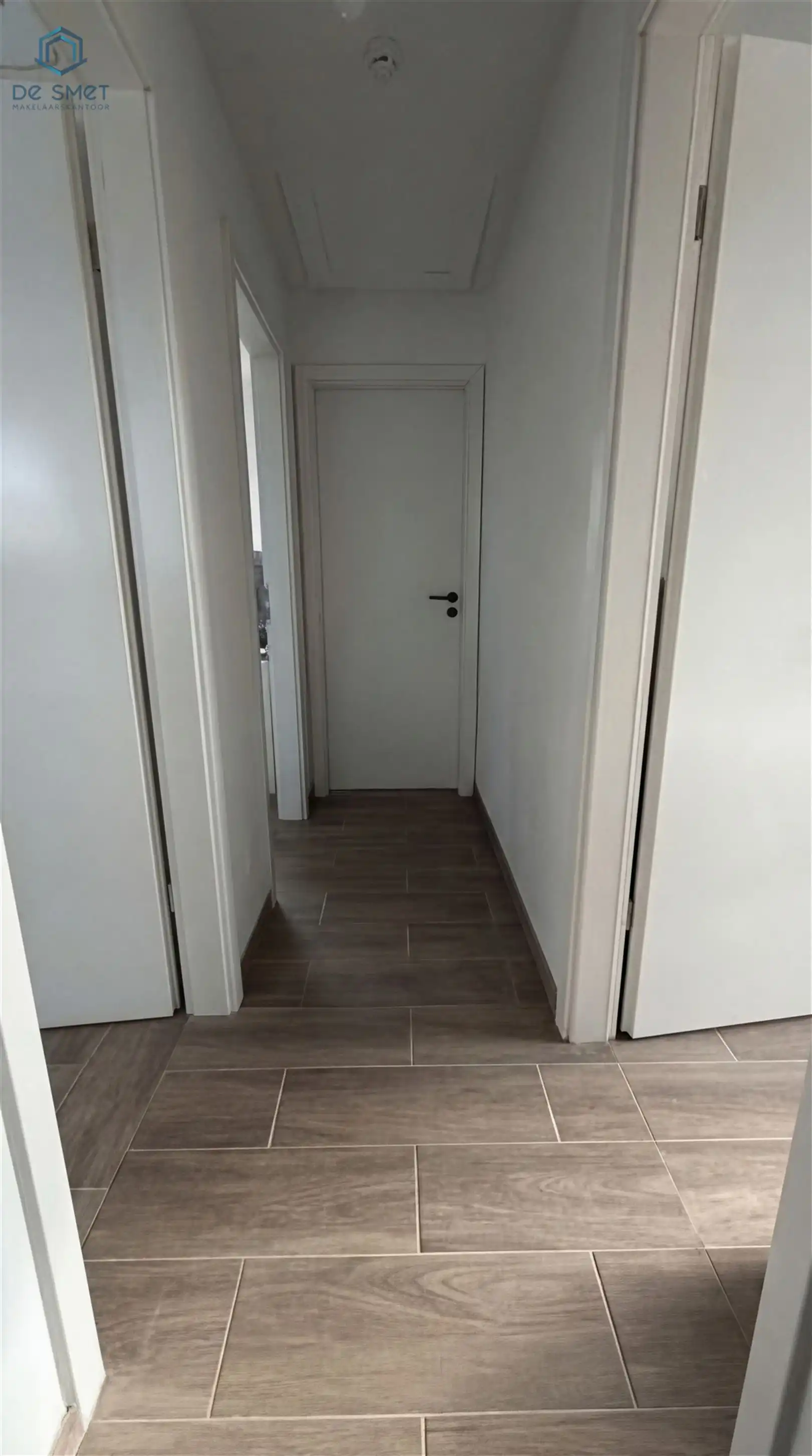 INSTAPKLARE NIEUWBOUWWONING MET 3 SLP, TUIN EN GARAGE foto 9