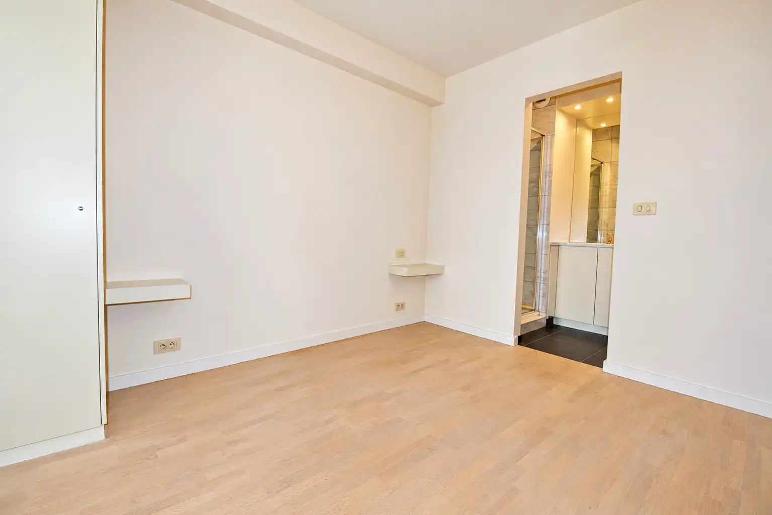Prachtig onderhouden appartement op toplocatie vlak bij de zeedijk! foto 15
