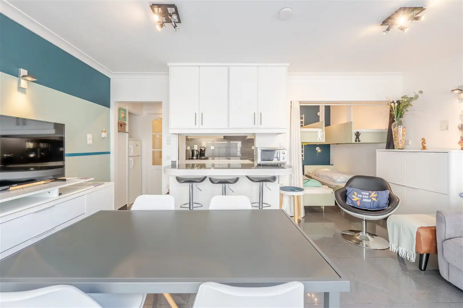 Instapklare studio met zeezicht foto 4