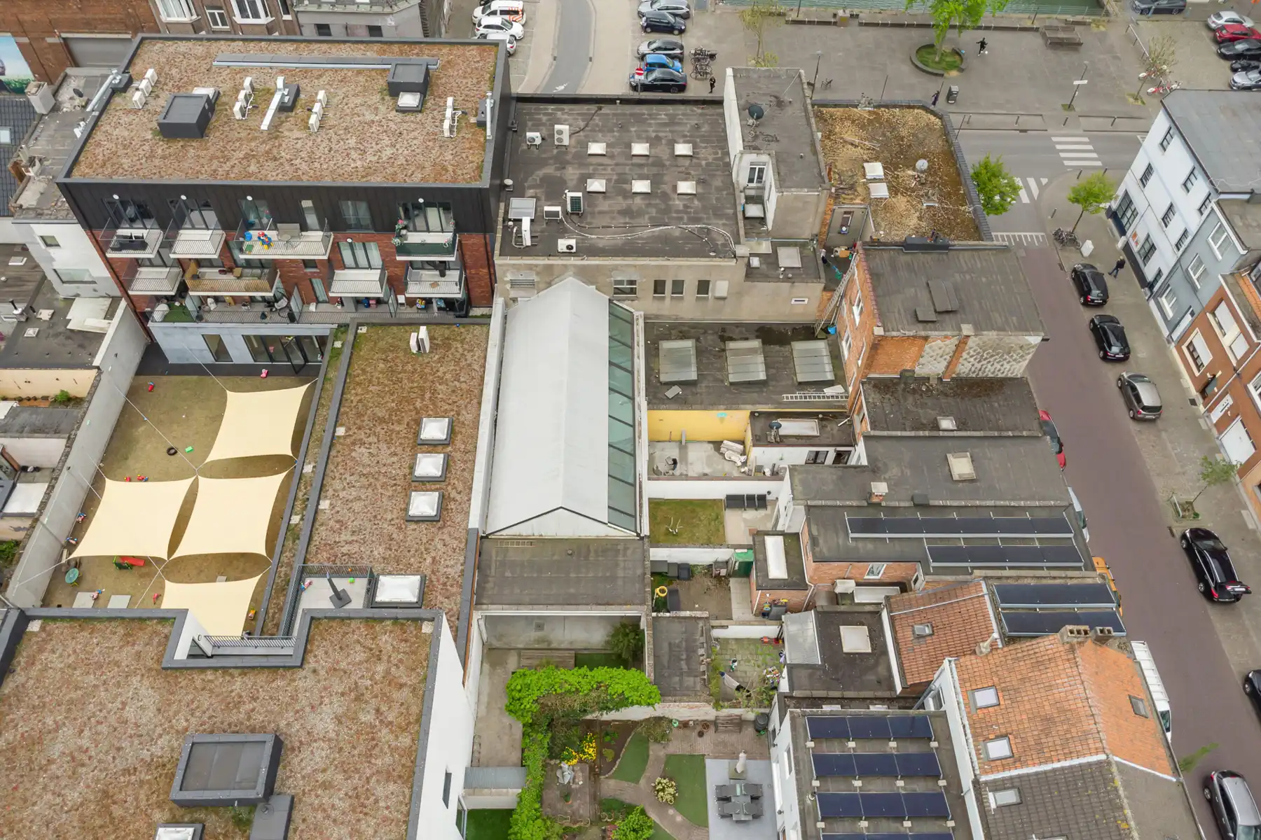 Instapklaar kantoorgebouw te koop in Merksem foto 60