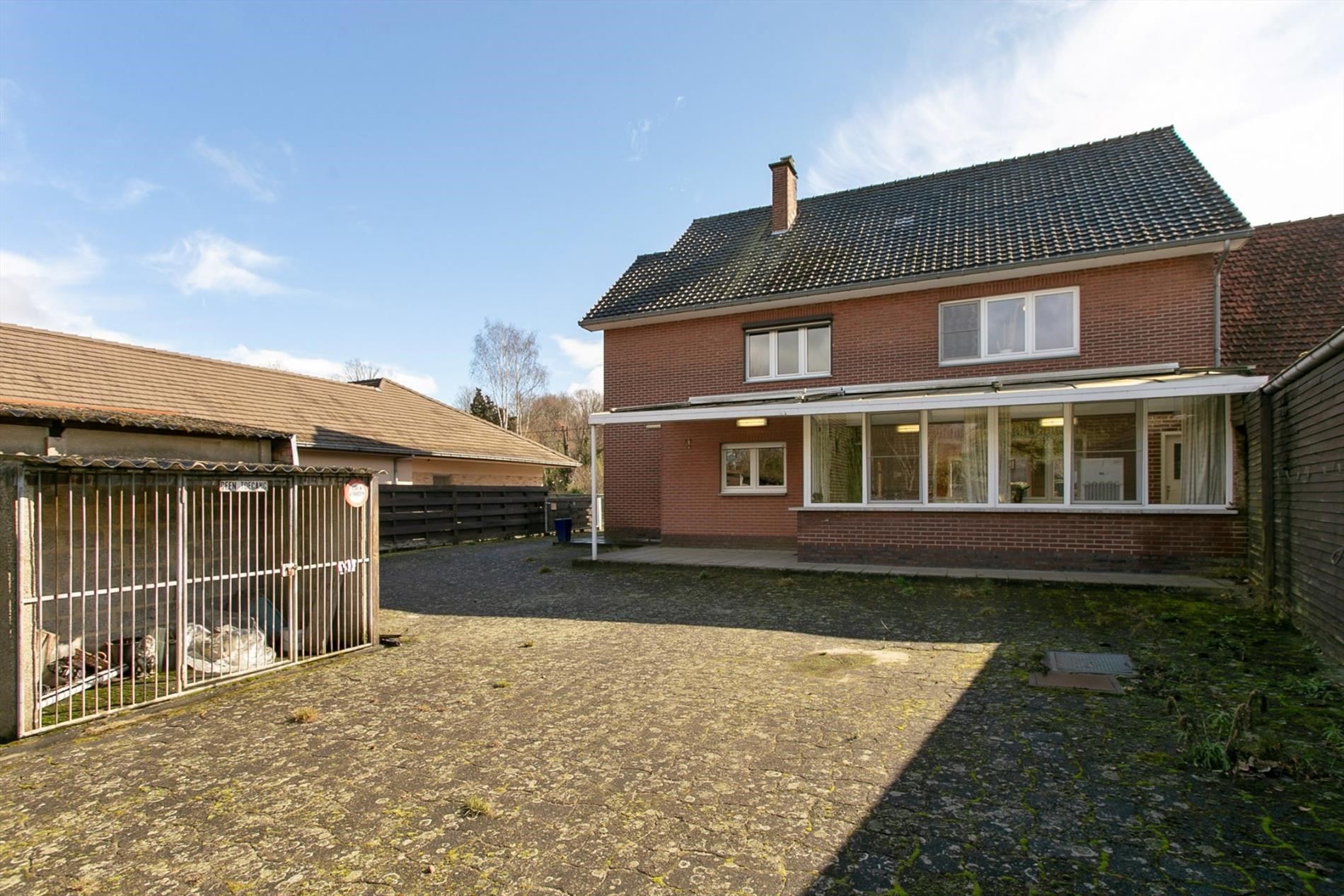 Te verbouwen casco halfopen woning zijnde linkerzijde van bestaande woning (mét architectuurplannen)! foto 6