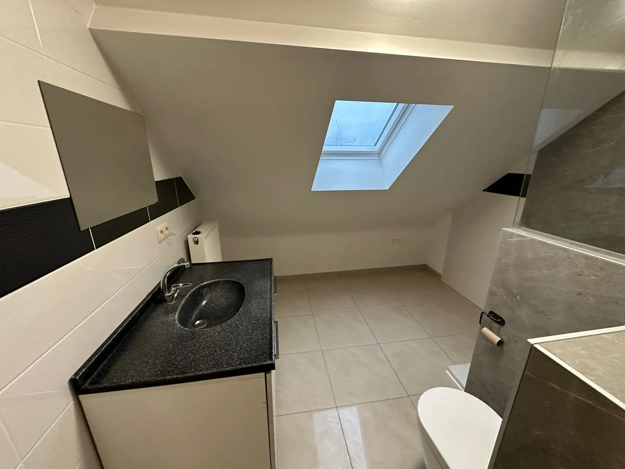 Dakappartement met 2 ruime slaapkamers te Eisden centrum foto 7