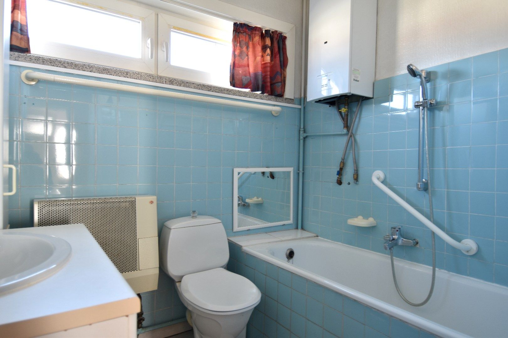 Verzorgde halfopen bebouwing met garage  te Sint-Eloois-Winkel foto 8