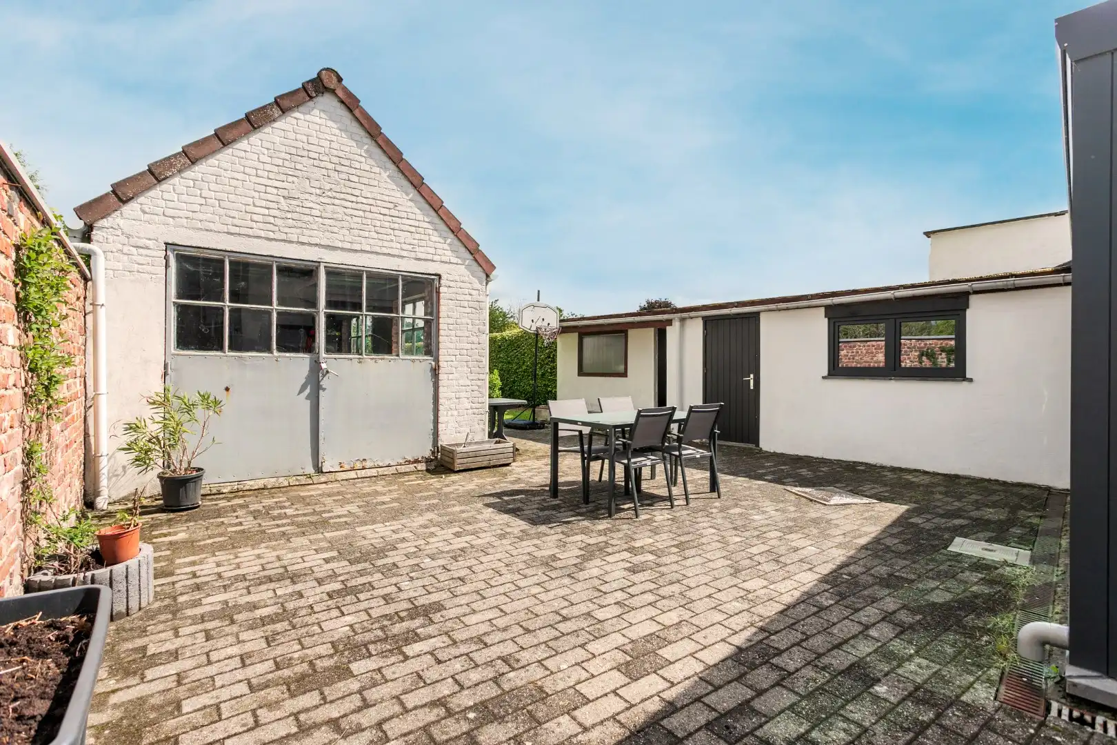 Gerenoveerde 3-gevelwoning met tuin en 4 slaapkamers te Sint-Genesius-Rode foto 11