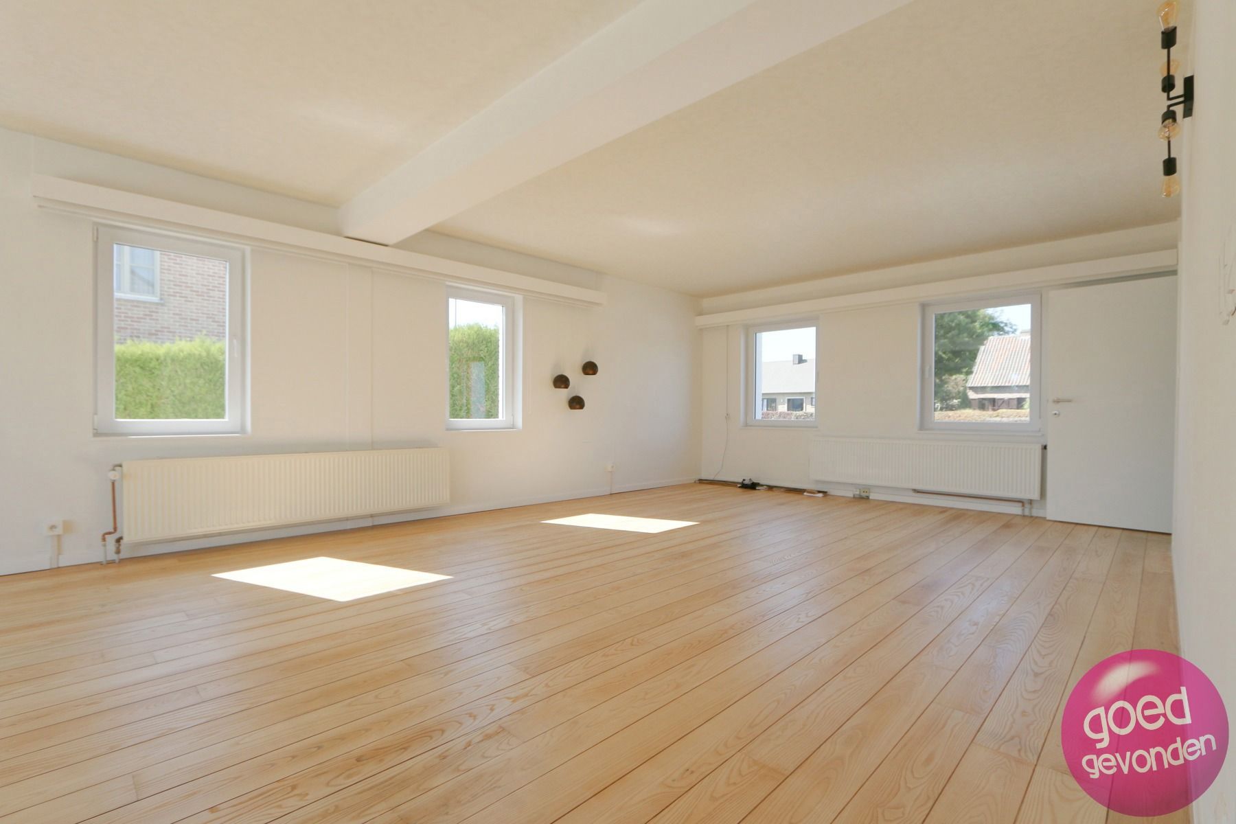 WONING - WERKPLAATS - 4 SLK - 2 GARAGES - TERRAS - TUIN foto 6