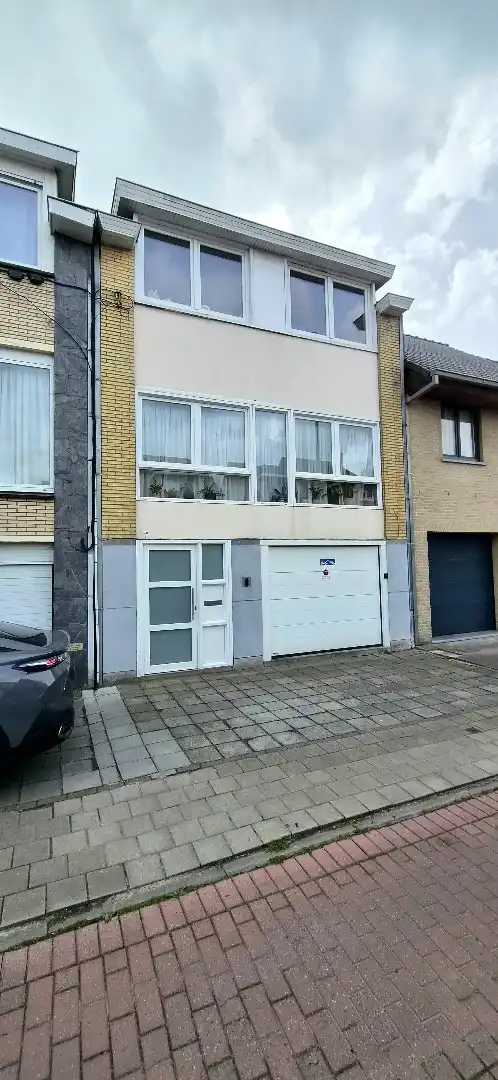 Sint Michiels: Bel-etage woning met 3 slpk en grote tuin foto {{pictureIndex}}
