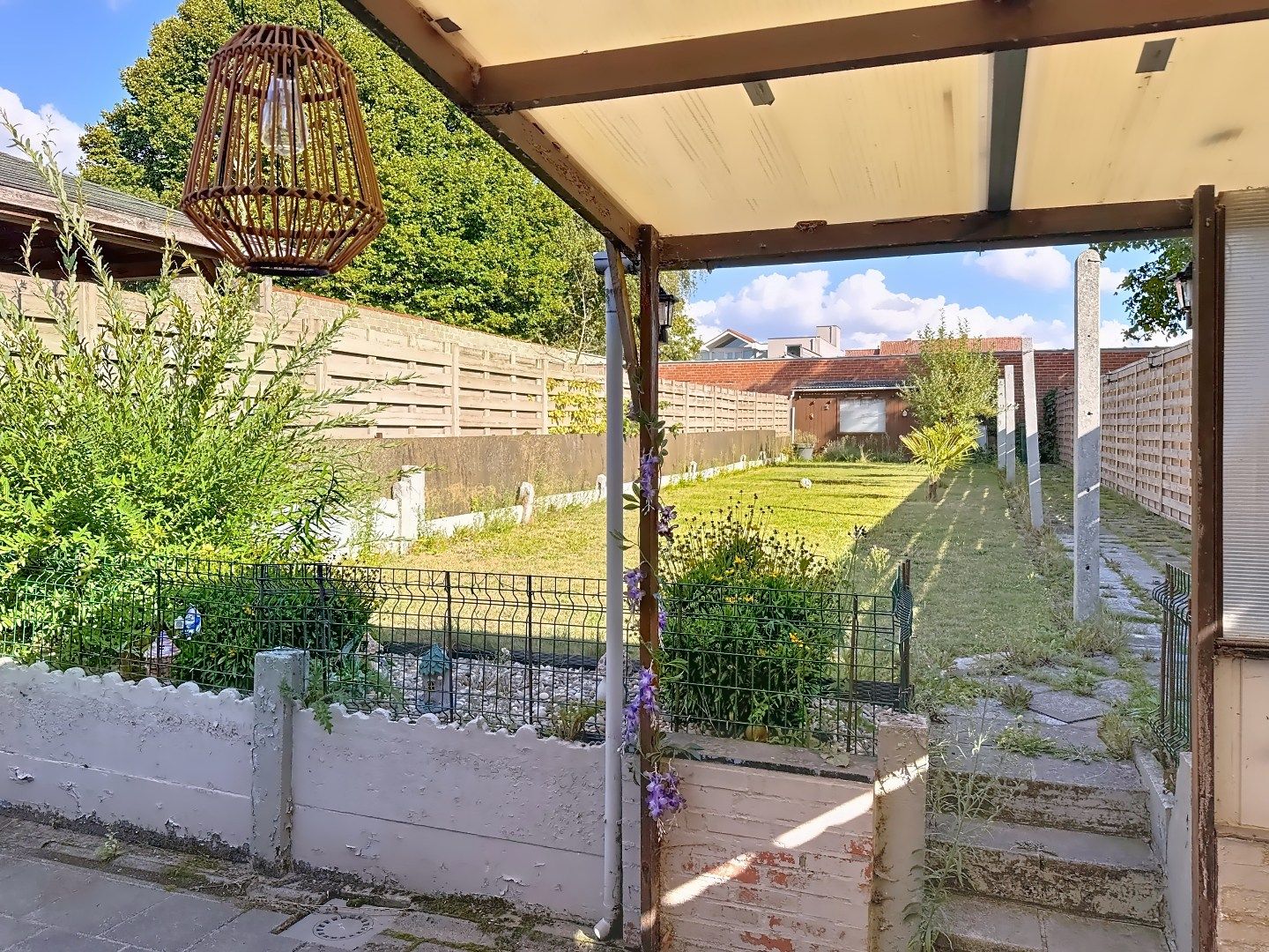 Te renoveren woning in Harelbeke met 6 slaapkamers en veel potentieel foto 12