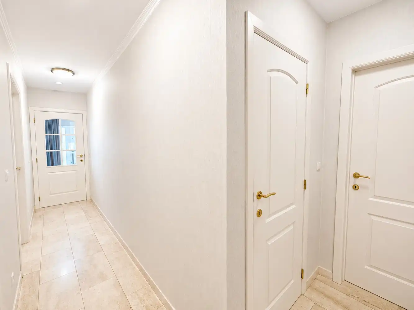 INSTAPKLAAR GELIJKVLOERS APPARTEMENT (H.O.B) foto 6