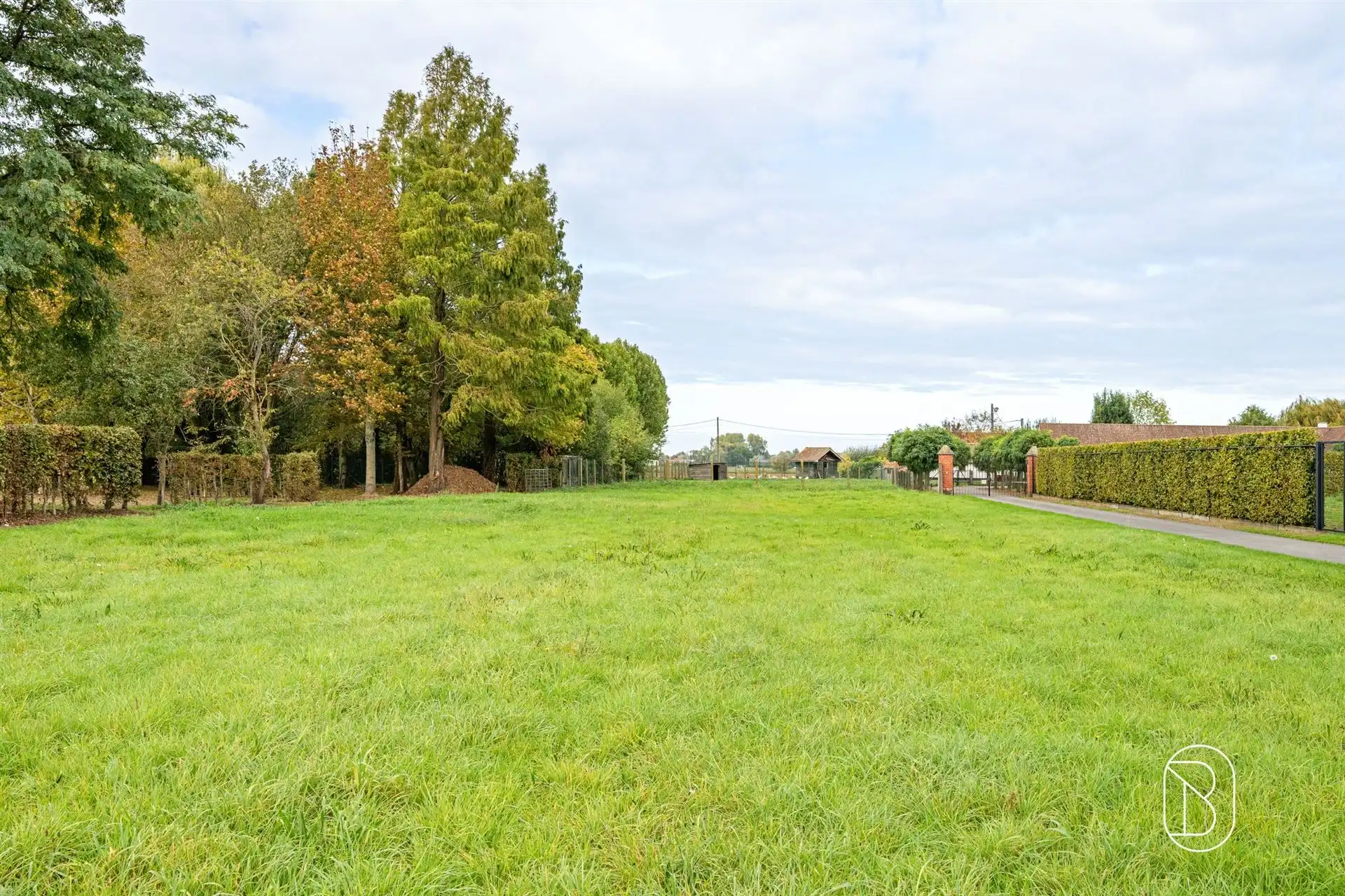 Centraal gelegen bouwgrond voor open bebouwing op 2885m foto 3