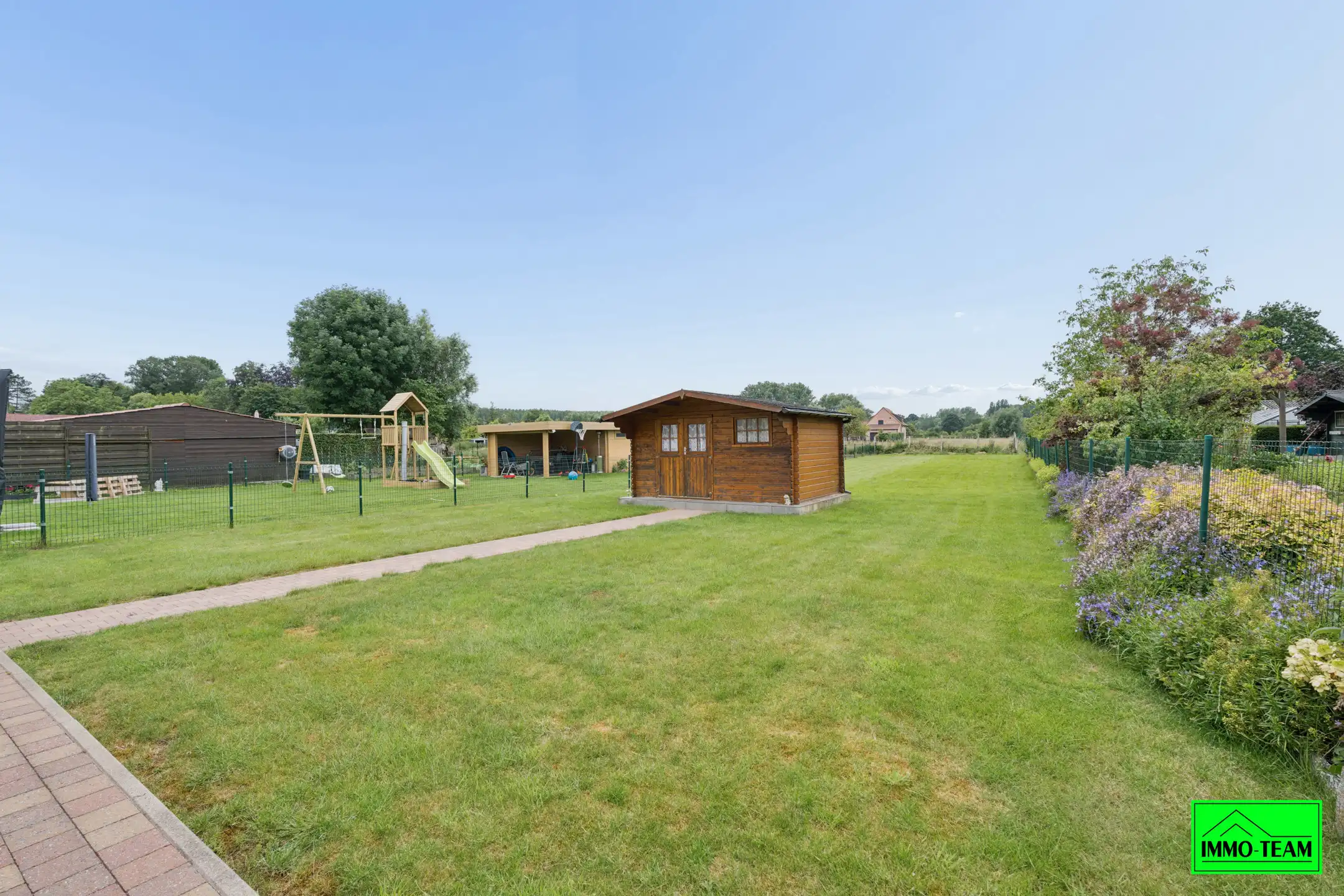 charmante bungalow met mooie tuin en 3 slaapkamers foto 19