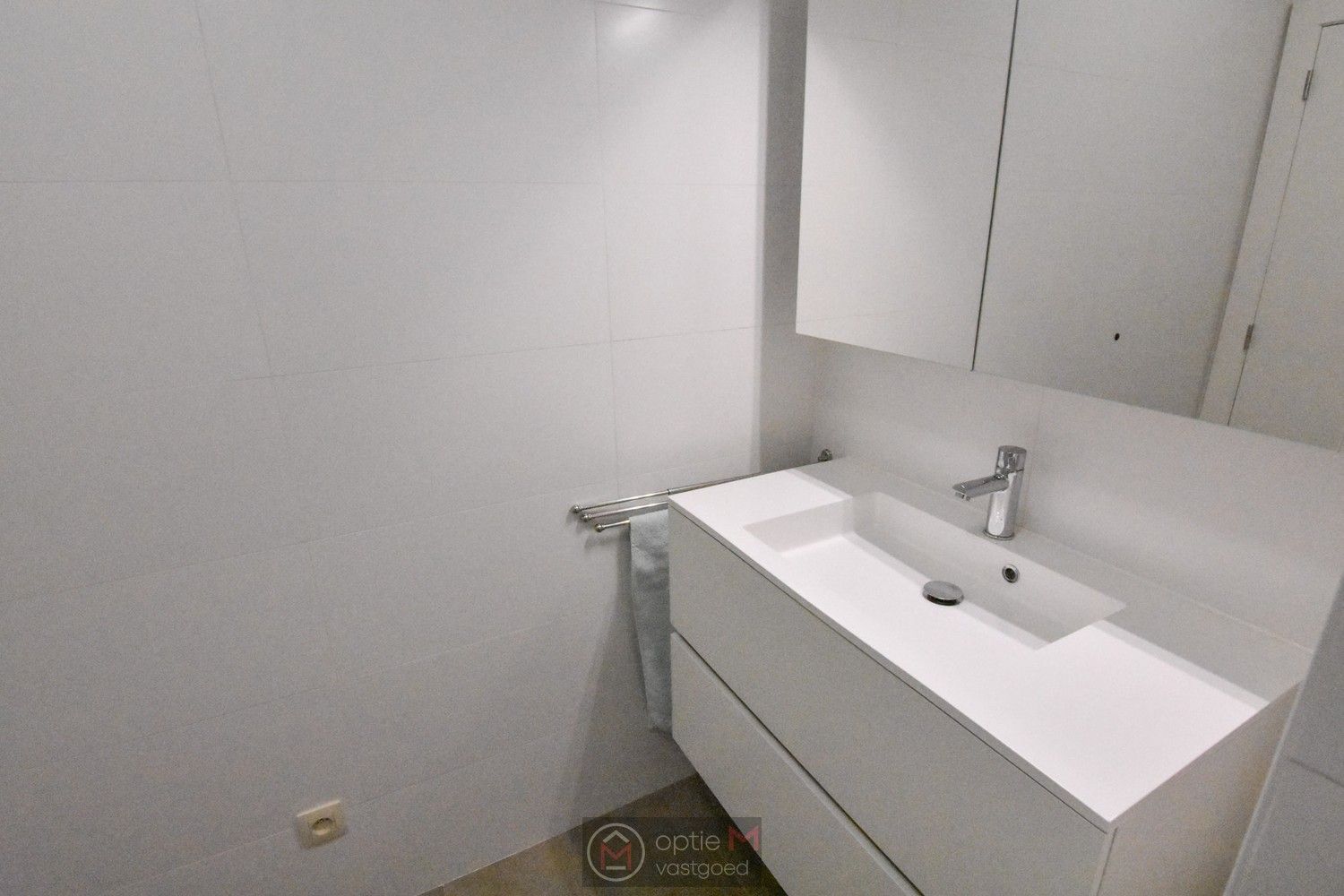 VOLLEDIG GERENOVEERD APPARTEMENT foto 10