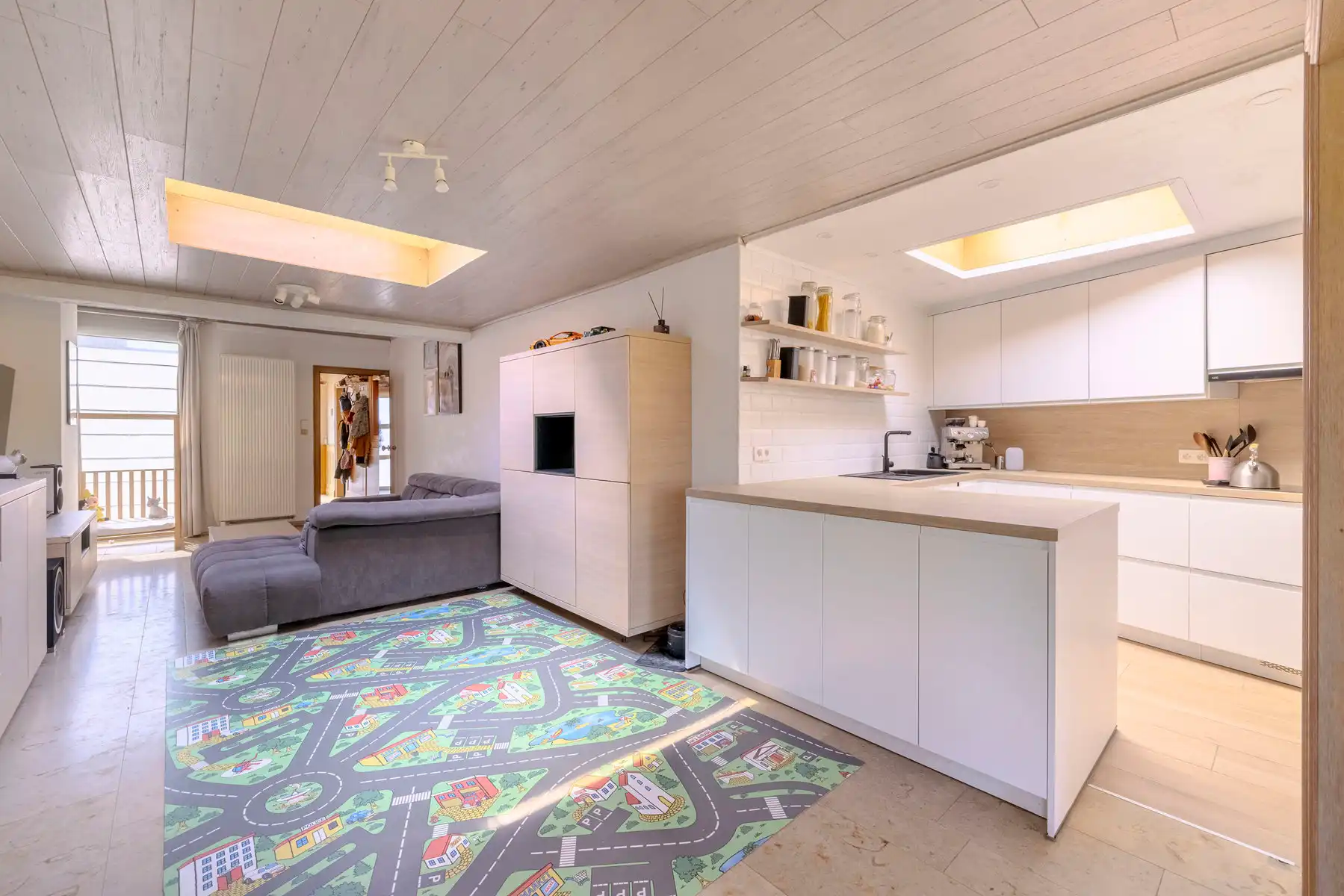 Ruime woning met 4 slpk, 2 bdk, garage en tuin!  foto 11