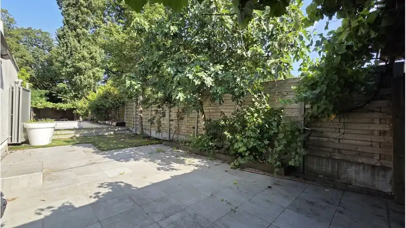 Instapklare 2-slaapkamerwoning met GARAGE, TUIN en ZWEMBAD te koop in Sint-Kruis Brugge foto 11