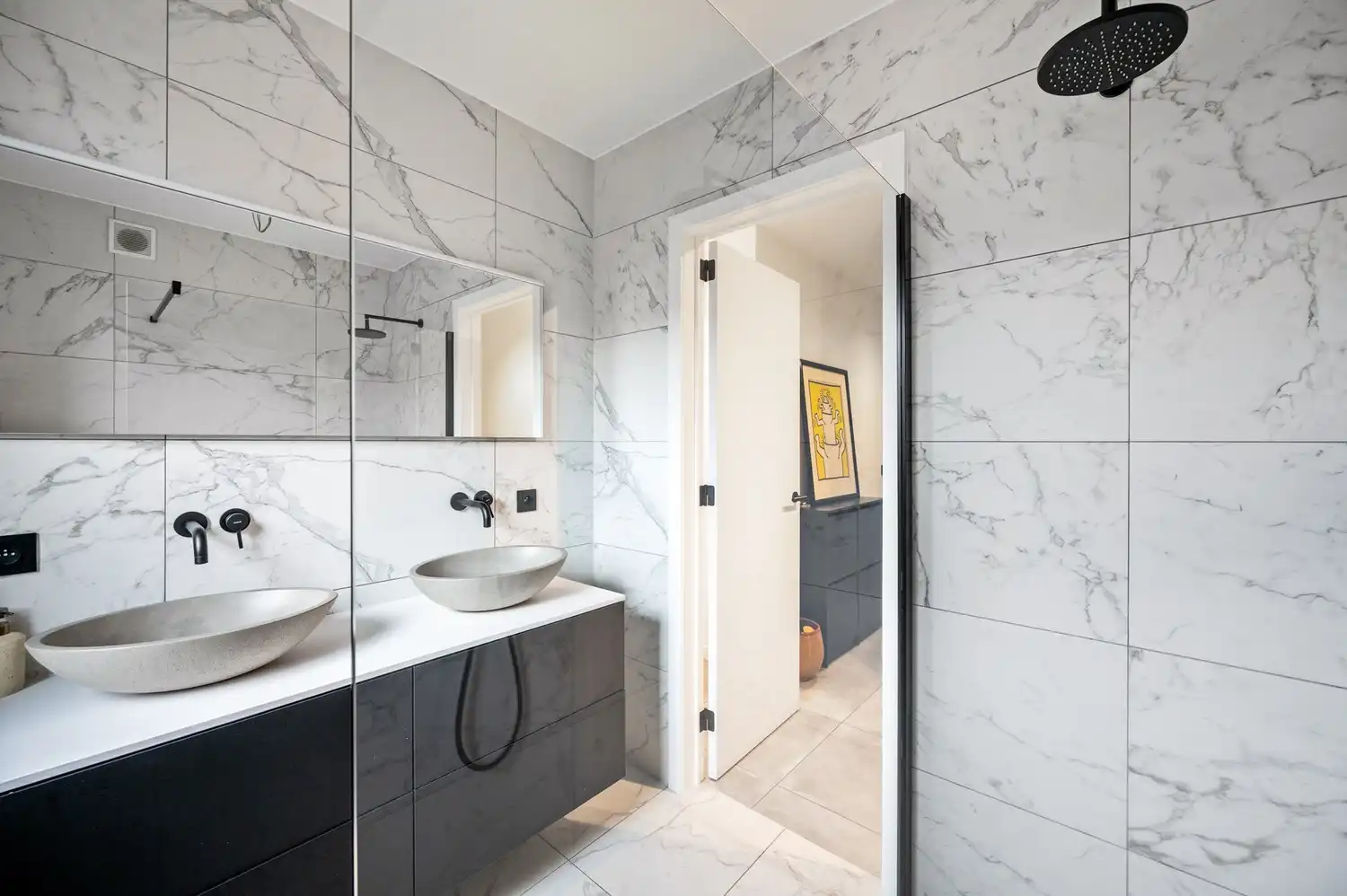 Recent 2-slaapkamerappartement met terras op rustige ligging in Borsbeek. foto 8