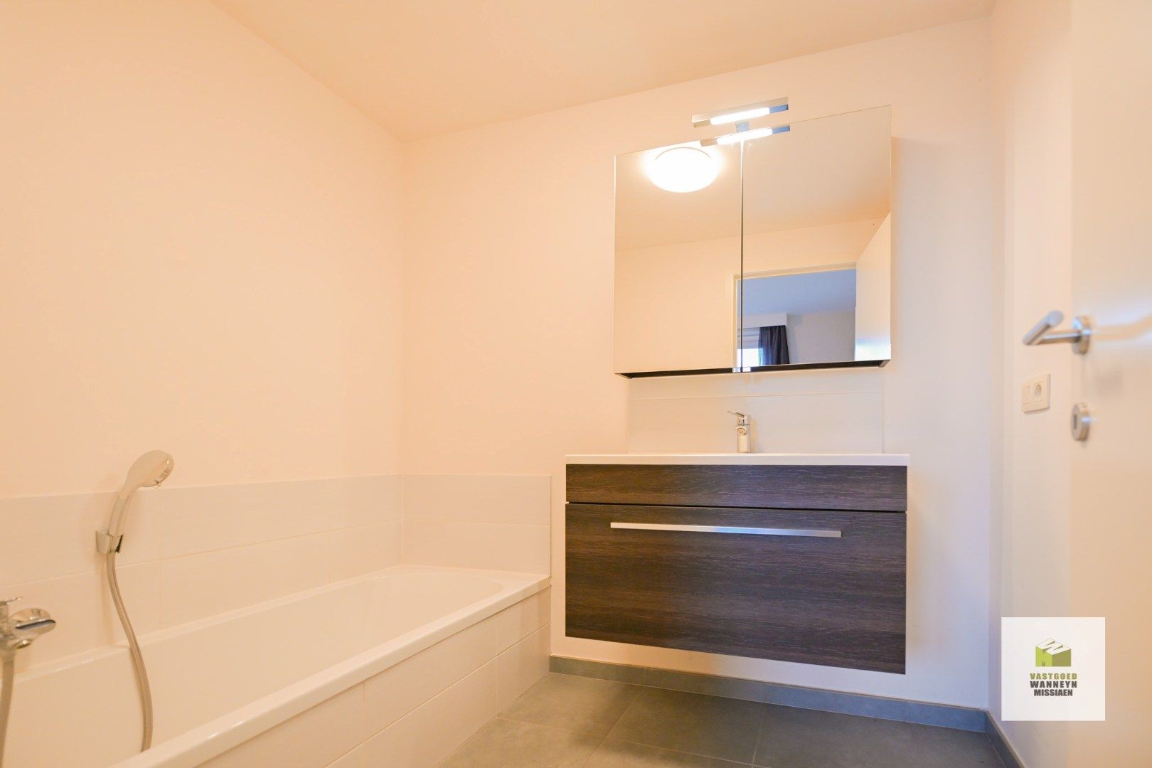 Gelijkvloers appartement met 2 slaapkamers, 2 badkamers en terras foto 12