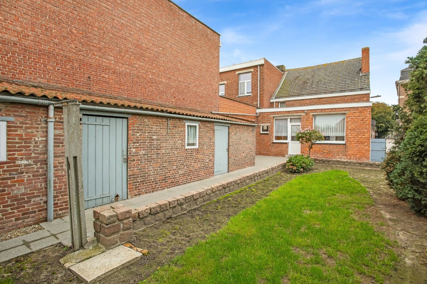 Te renoveren, halfopen bebouwing met 3 slpk, gezellige tuin en garage foto 23