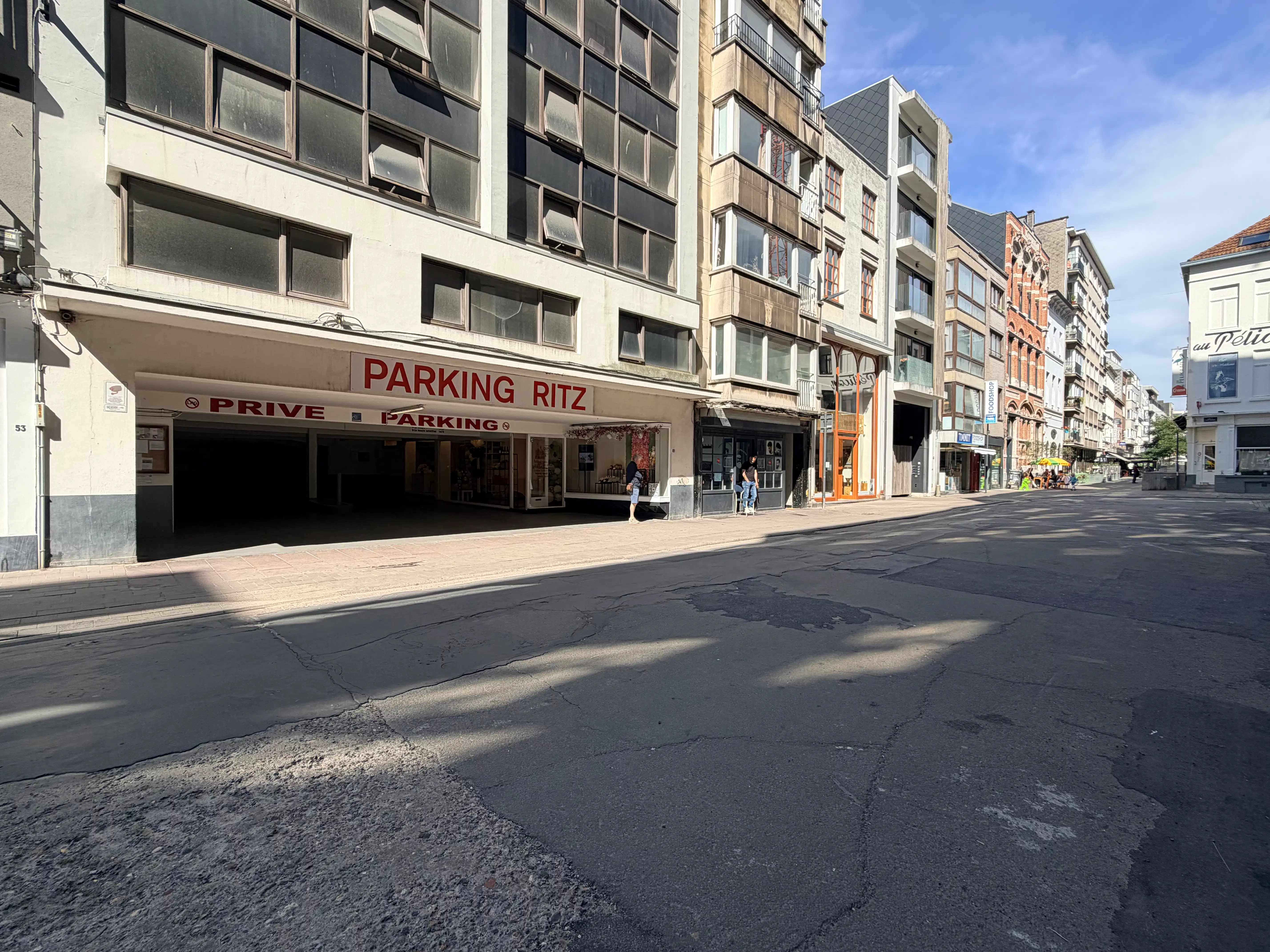 Afgesloten garagebox in parking "RITZ" foto 7