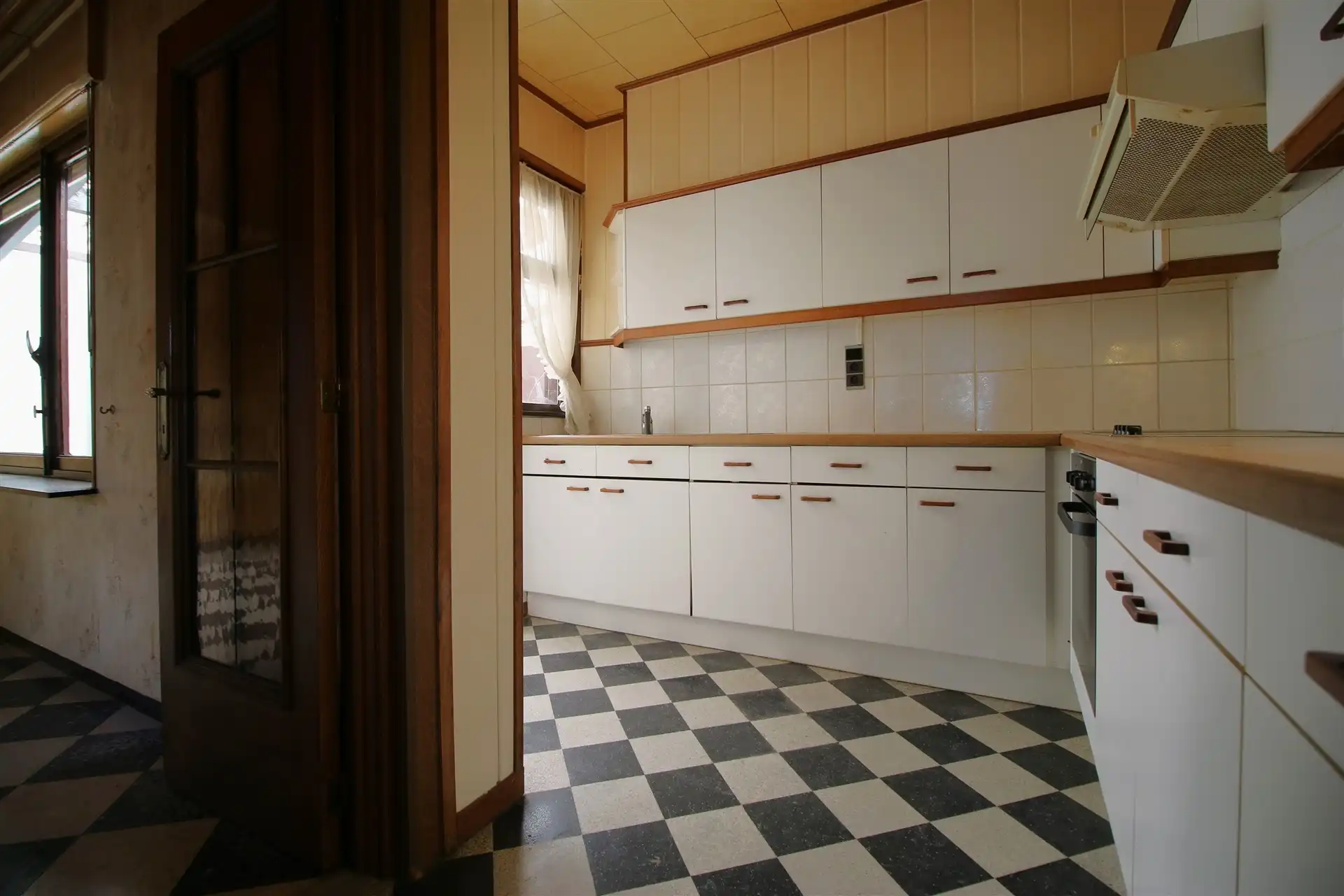 Te renoveren woning in doodlopende straat foto 7