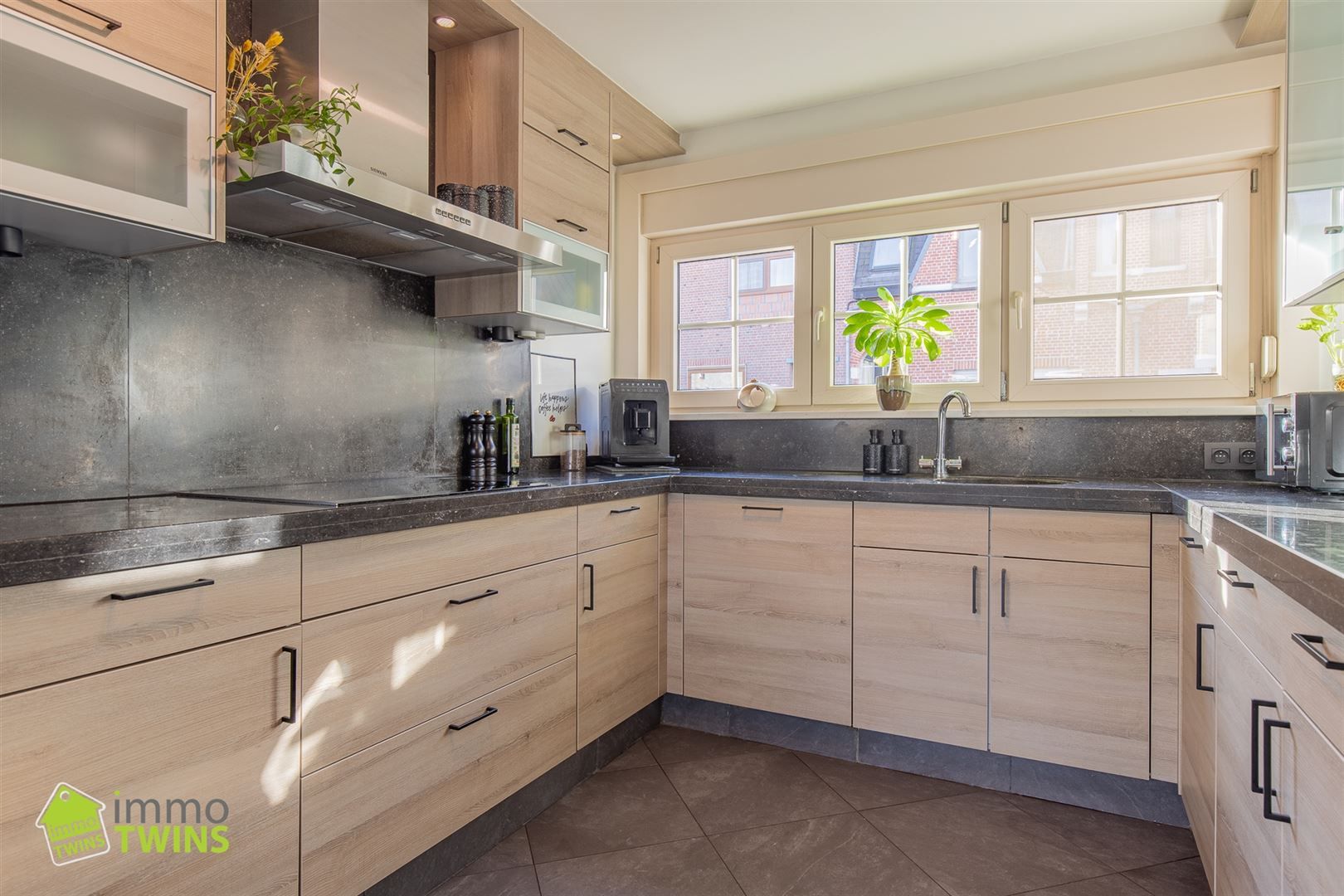 Centraal gelegen HOB in Hamme met 3 slpks, tuin & garage foto 10