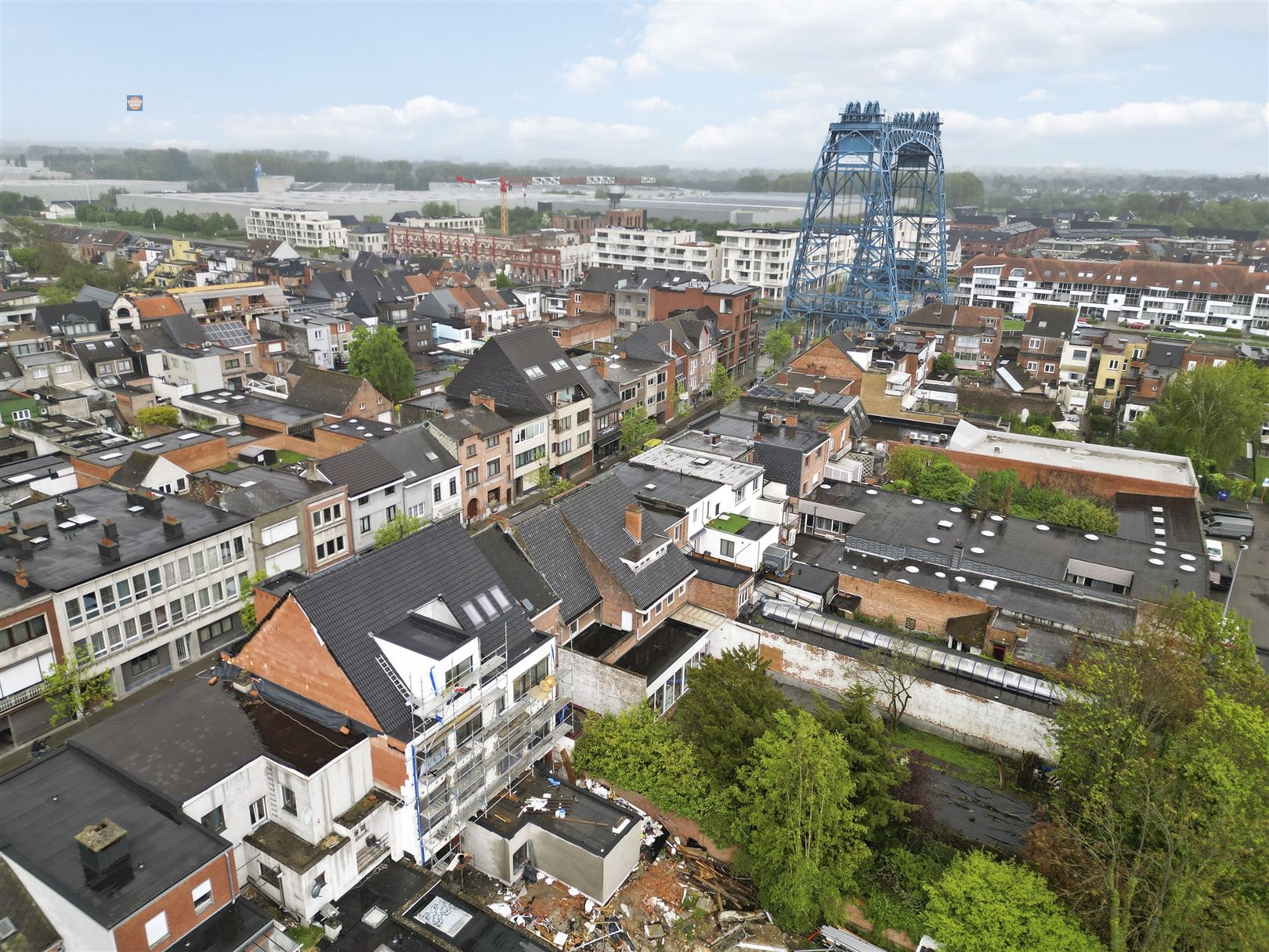 Modern gelijkvloersappartement met terras en tuin foto 14