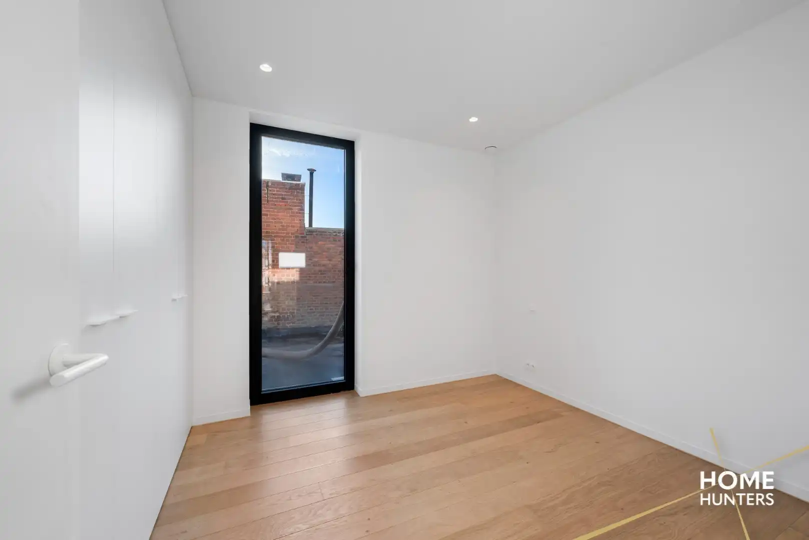 Luxueus afgewerkt appartement met 2 slaapkamers, terras en staanplaats foto 11