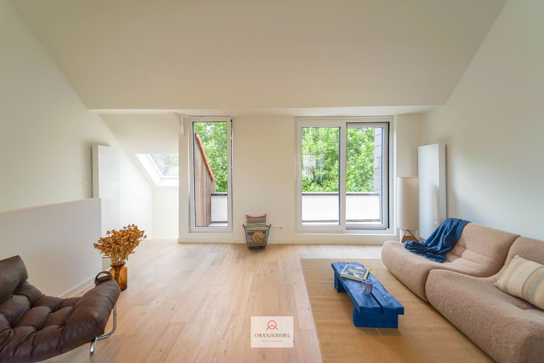 Gerenoveerd penthouse met zonnig terras in Gent foto {{pictureIndex}}