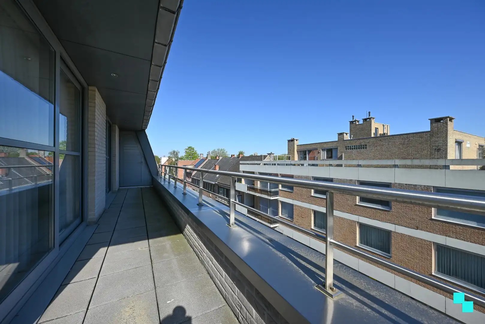 Unieke penthouse met drie terrassen in hartje Izegem foto 14