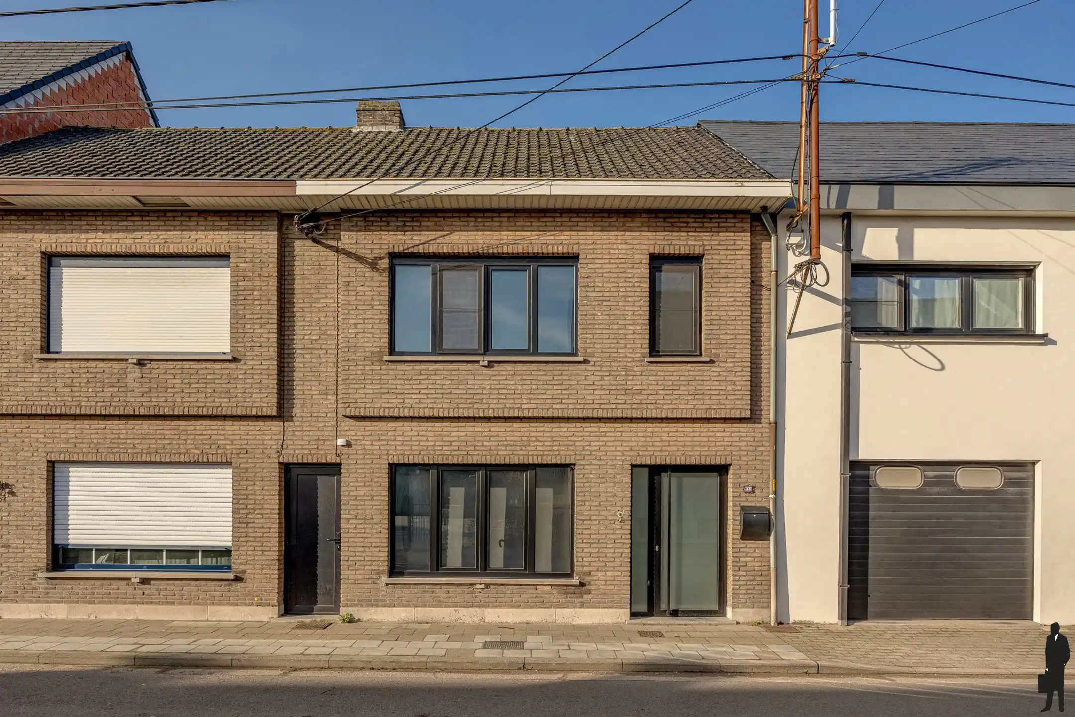 Volledig gerenoveerde gezinswoning met 3 slpk en tuin foto {{pictureIndex}}