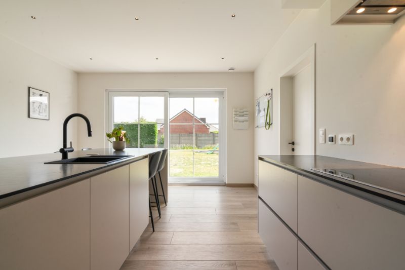 Recente Mooie woning op 692m² foto 8