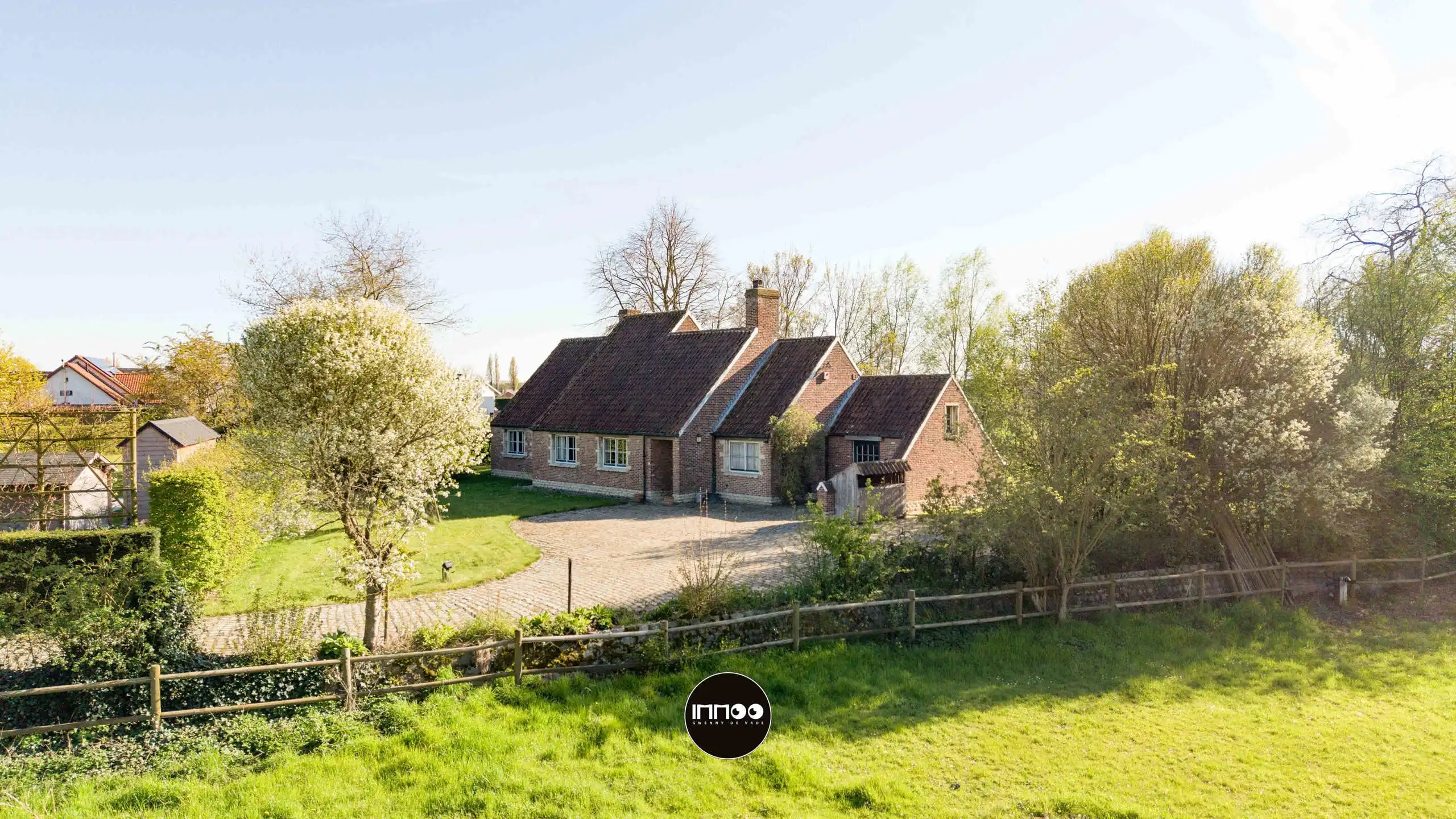 Hoofdfoto van de publicatie: Boerderij te koop