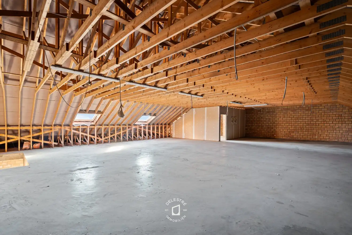 Veelzijdig investeringspand met 3 APP., MAGAZIJN, STAANPLAATSEN EN HANDELSPAND foto 37