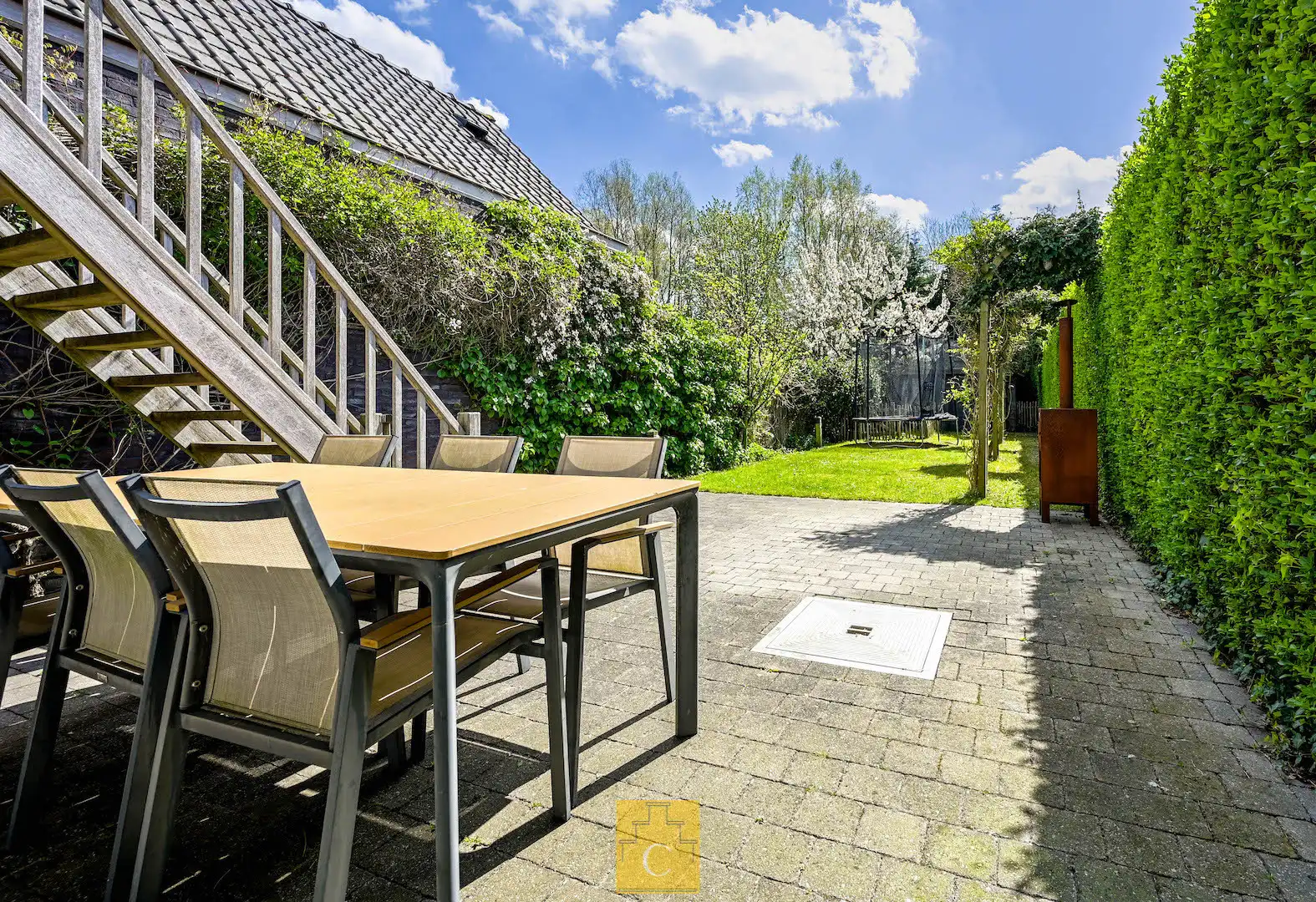 Sfeervolle gezinswoning met garage en tuin in het charmante Lissewege foto 8