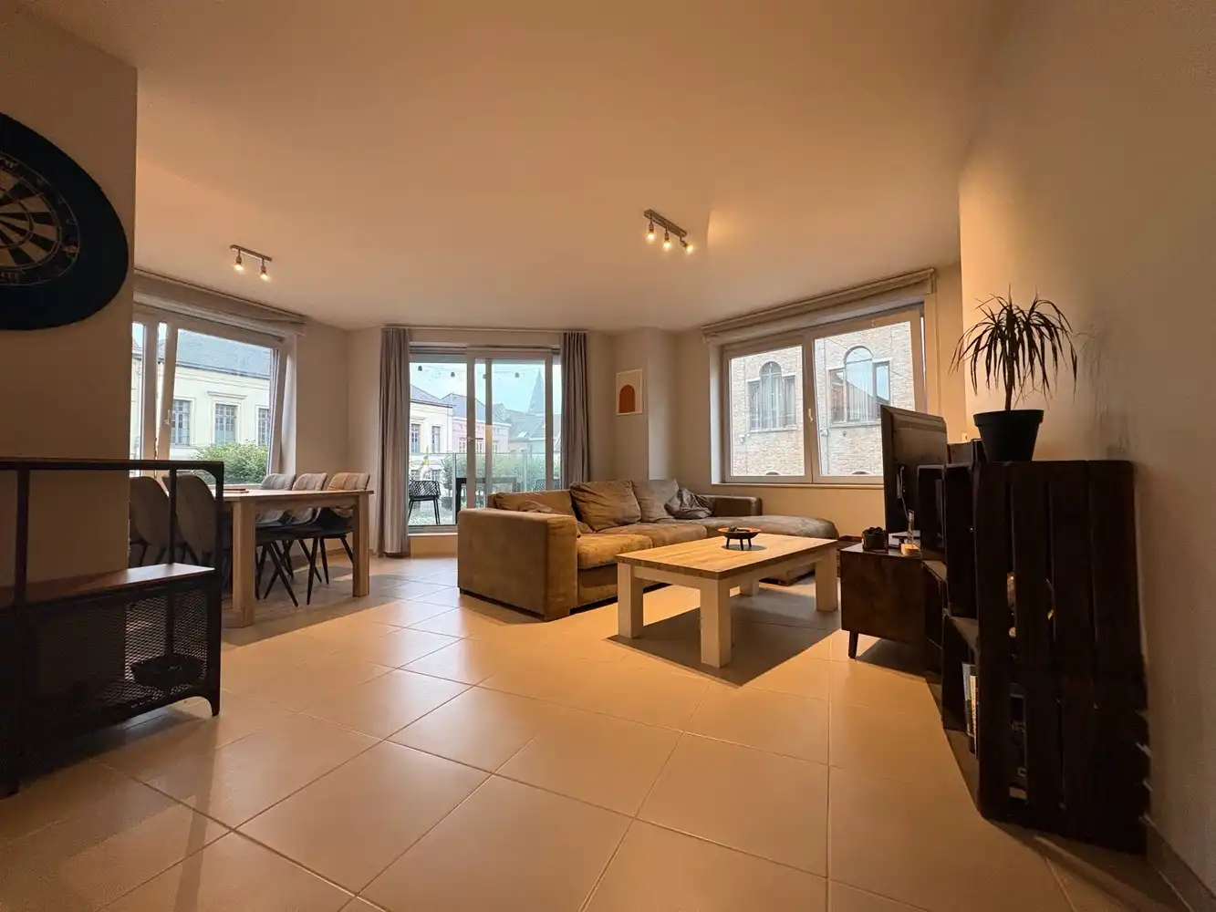 Lichtrijk appartement in het centrum van Torhout foto 4