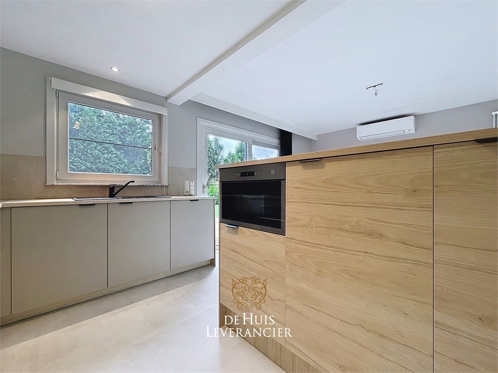 Instapklare, gerenoveerde villa in het hart van Kontich waar rust en comfort gegarandeerd worden foto 12