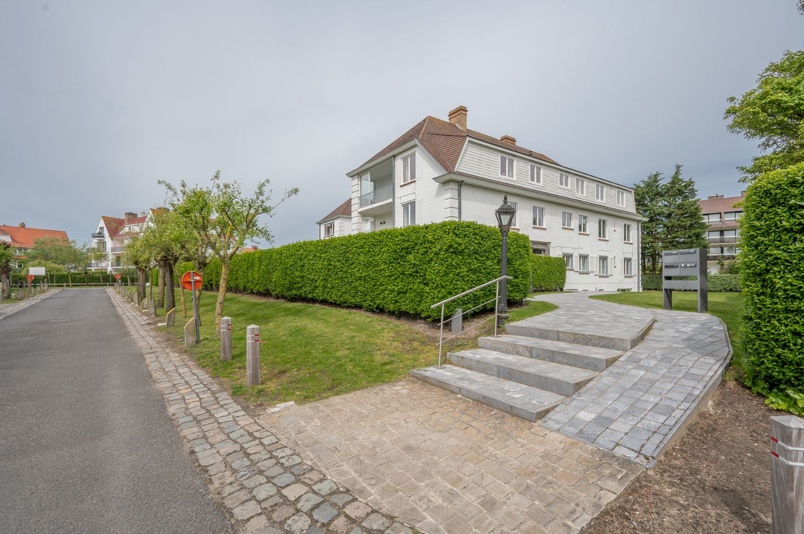 Uitzonderlijk appartement met 4 slaapkamers in hartje Zoute op enkele stappen van het strand en de Royal Zoute Tennis Club foto 16