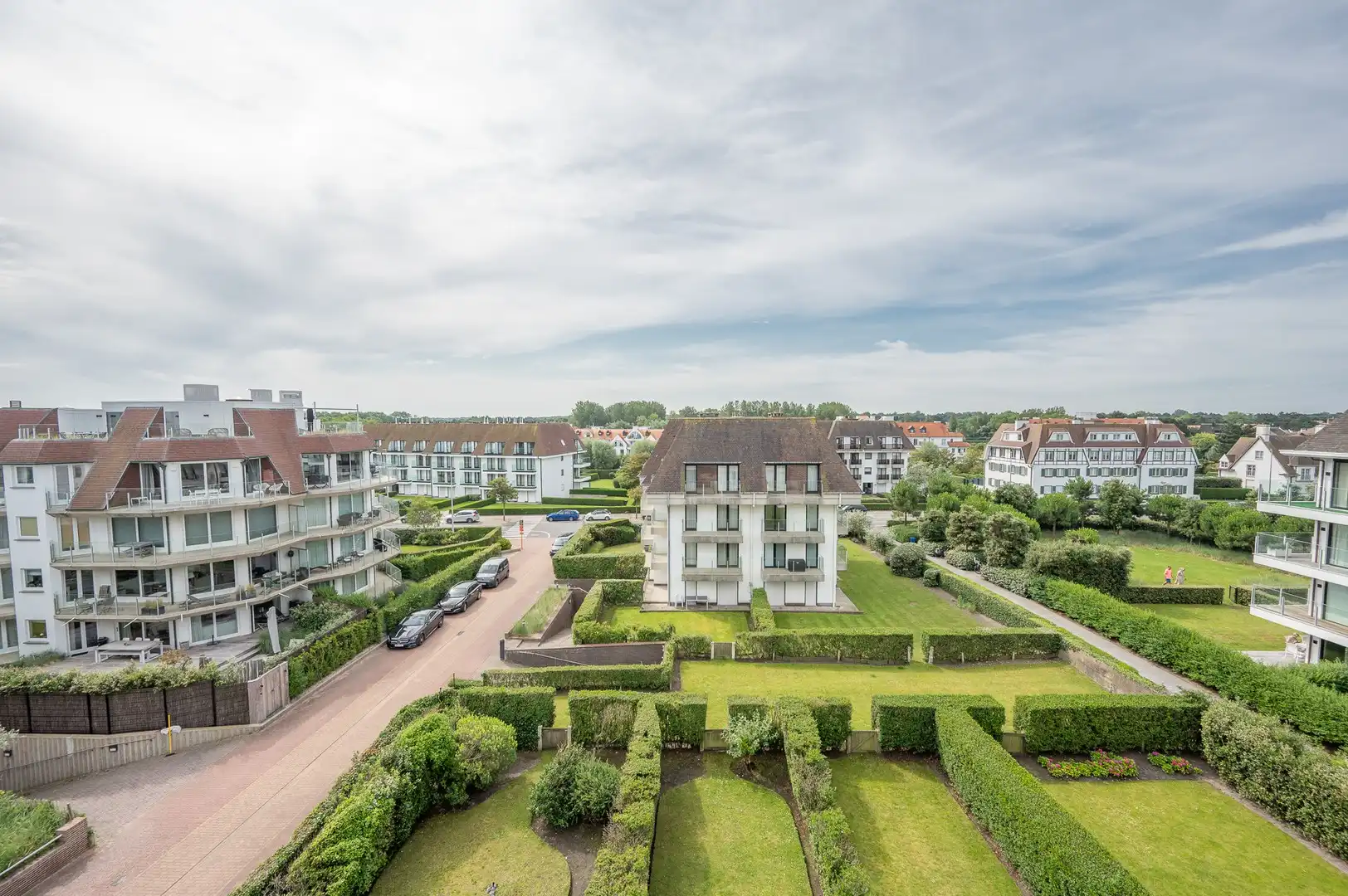 Magnifiek appartement op de wandeldijk in het Zoute, met adembenemend frontaal zeezicht. foto 20