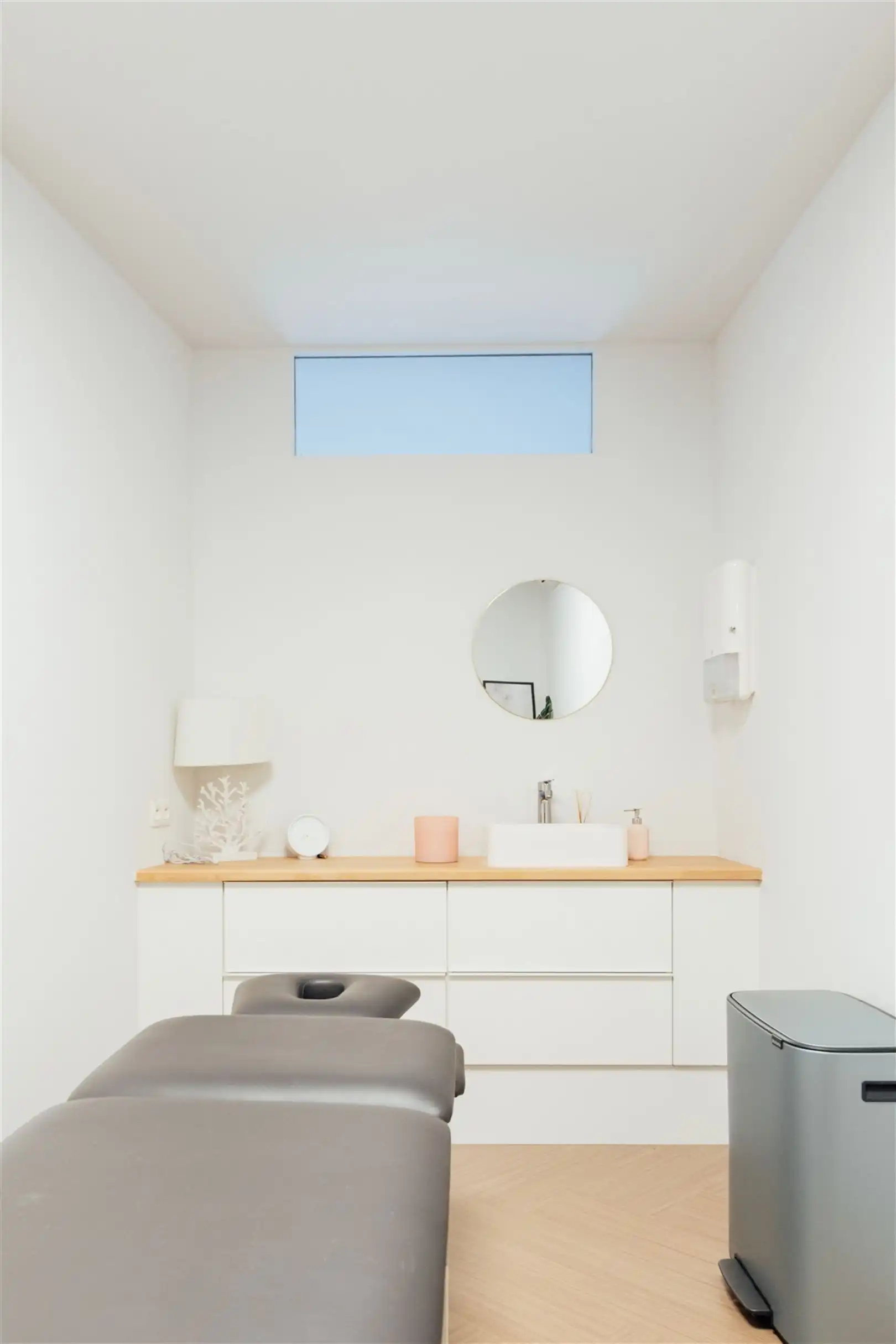 Opbrengsteigendom met praktijk en duplex appartement foto 7
