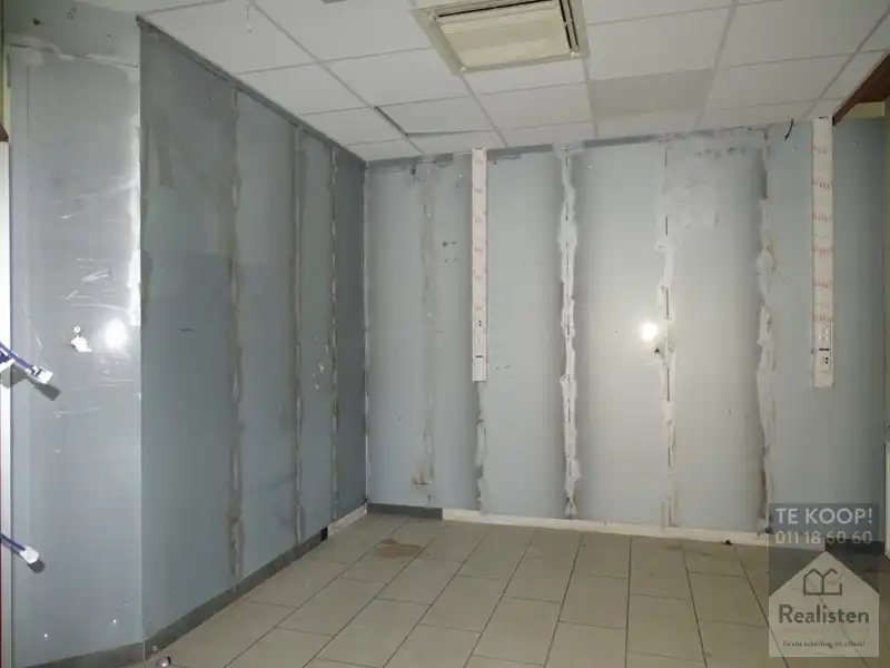 Voormalig bankkantoor foto 6