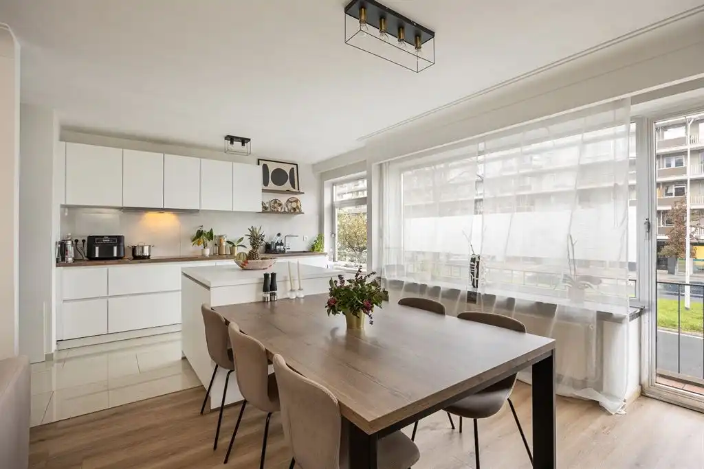 Lichtrijk appartement met 3 SLK foto 4