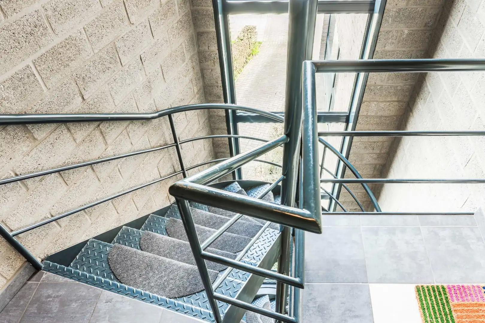 Centraal en rustig gelegen appartement met garage foto 23